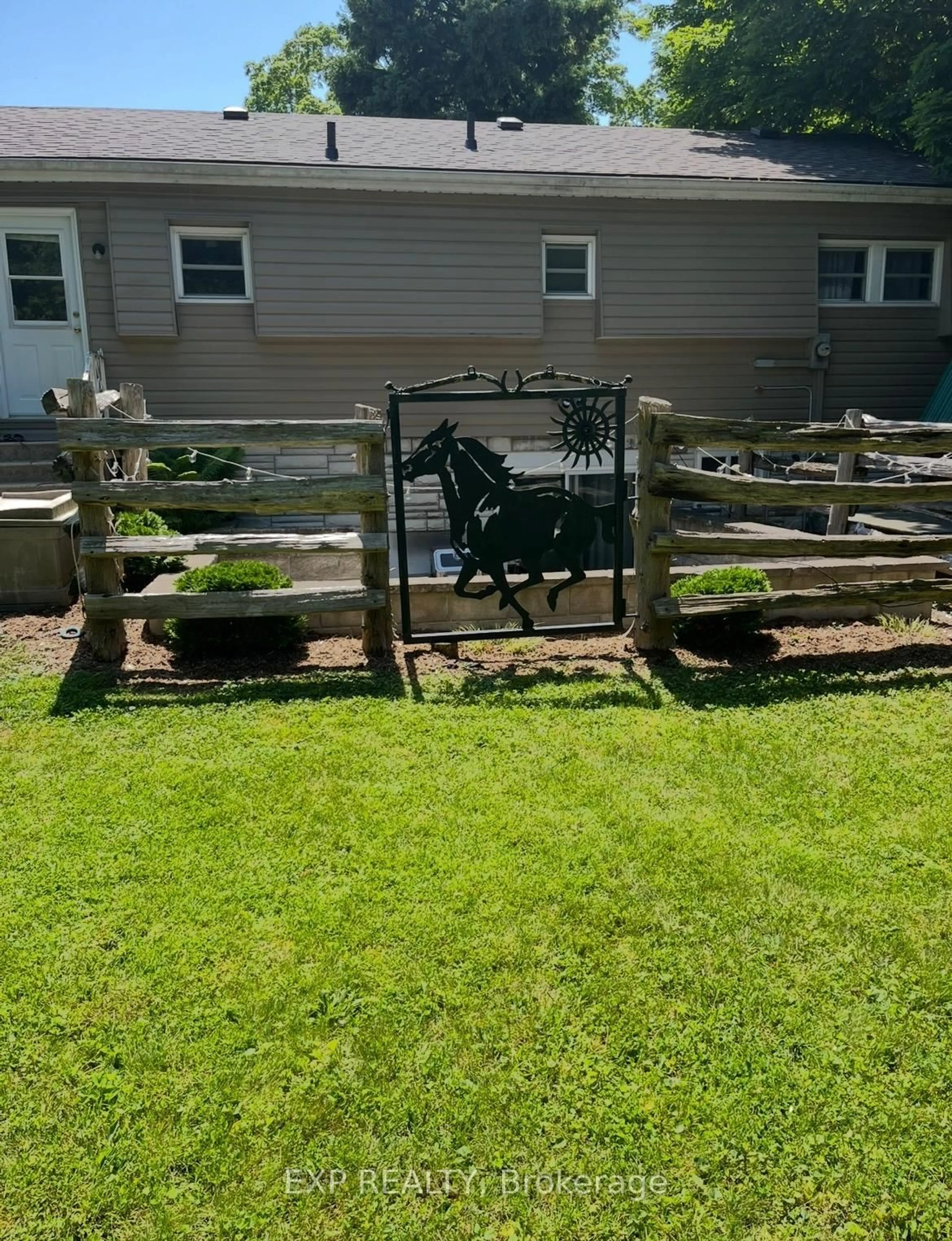 Patio, unknown for 381 Nelson St, Kincardine Ontario N2Z 1X7