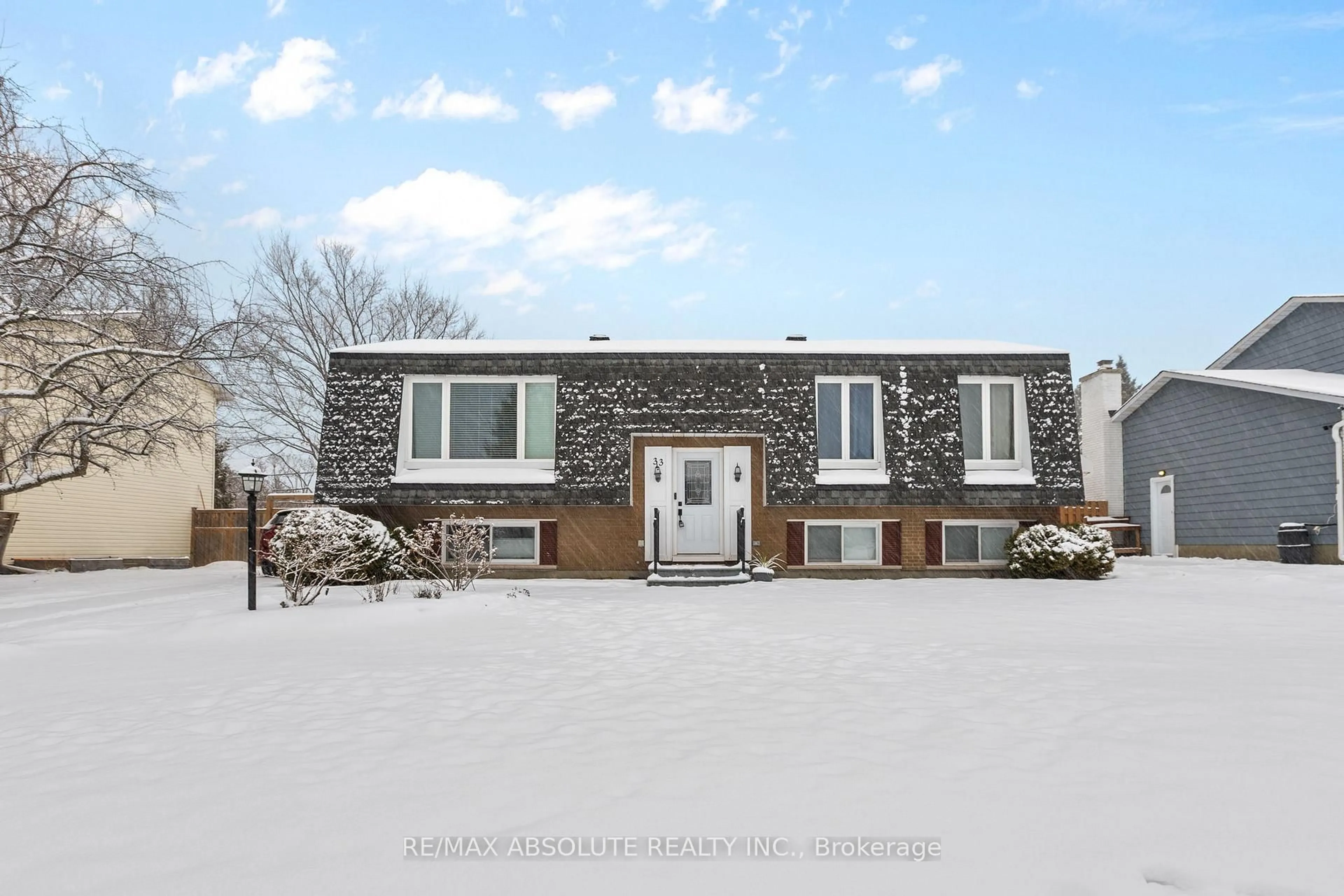 Unknown for 33 Owlshead Rd, Munster Ontario K0A 3P0