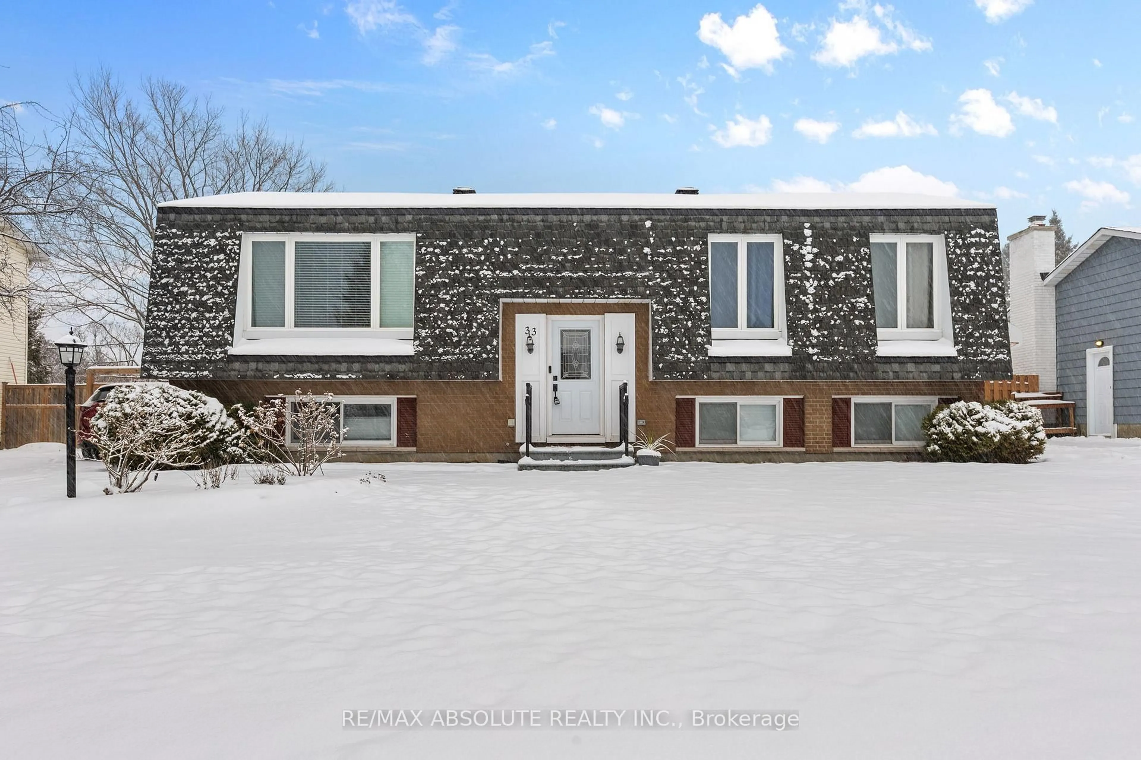 Unknown for 33 Owlshead Rd, Munster Ontario K0A 3P0