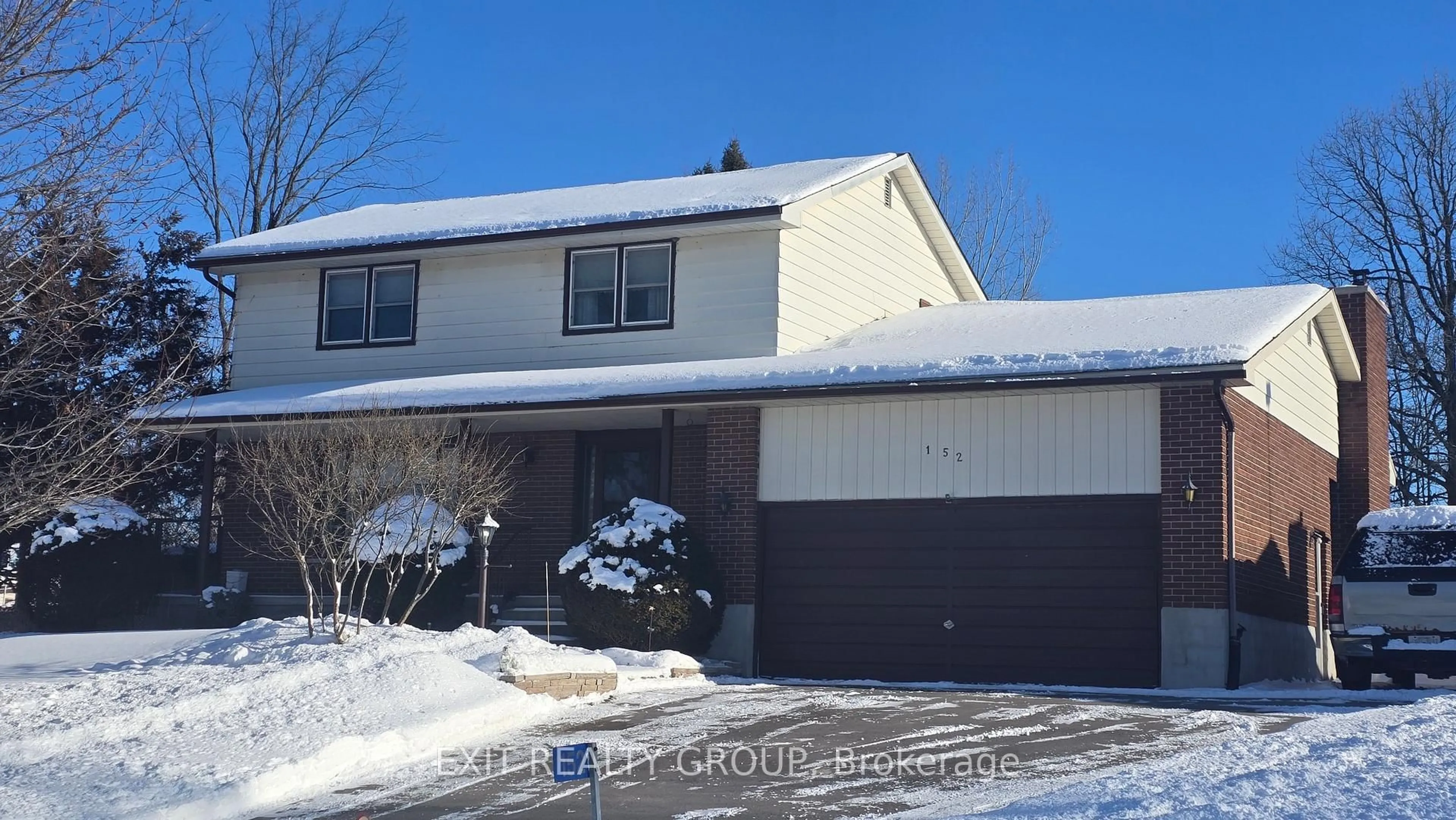 Home with vinyl exterior material, street for 152 Chatterton Valley Cres, Quinte West Ontario K0K 2B0