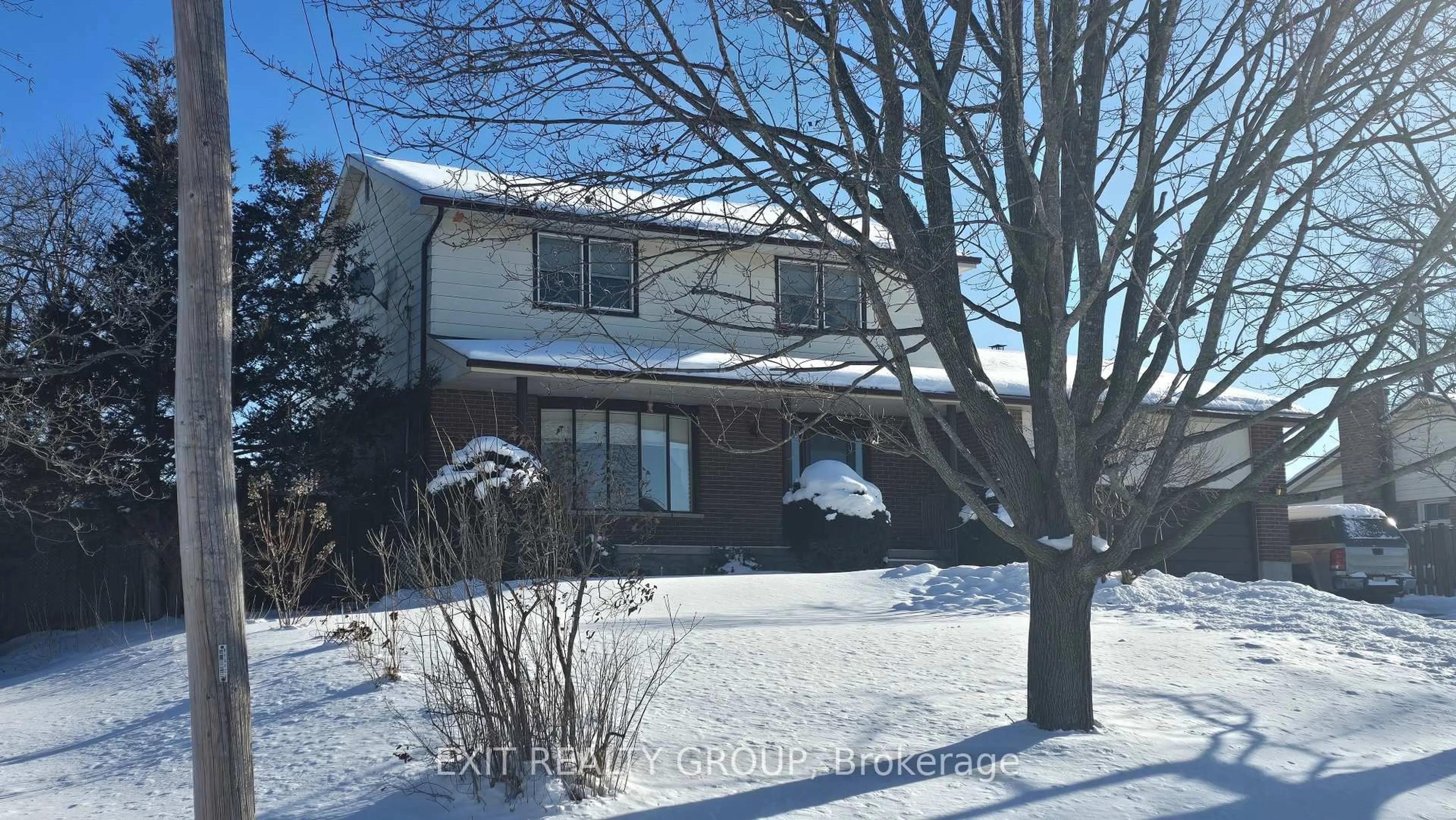 Home with vinyl exterior material, street for 152 Chatterton Valley Cres, Quinte West Ontario K0K 2B0