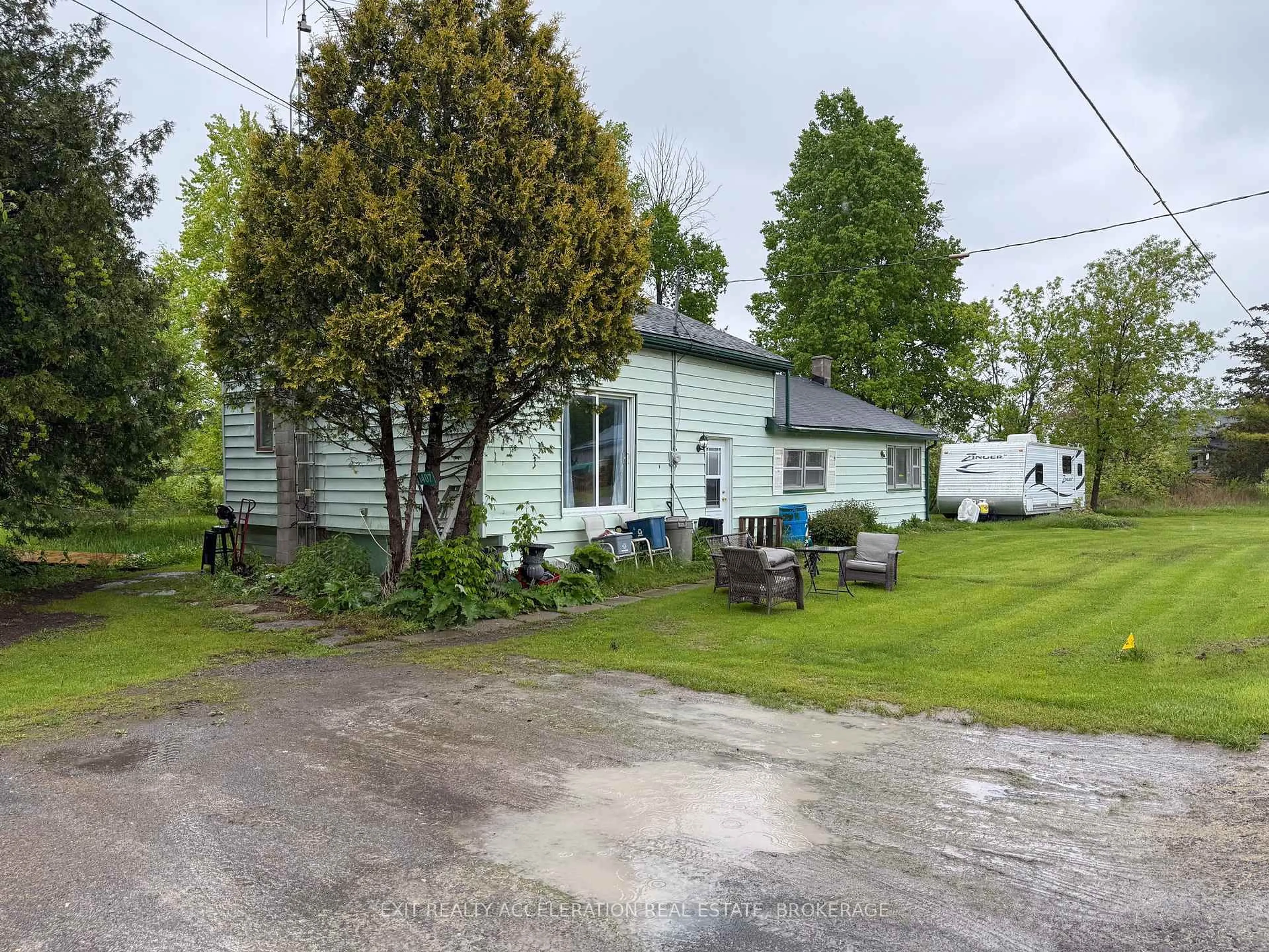 A pic from outside/outdoor area/front of a property/back of a property/a pic from drone, street for 1407 Doyle Rd, Plantagenet Ontario K7R 3L2