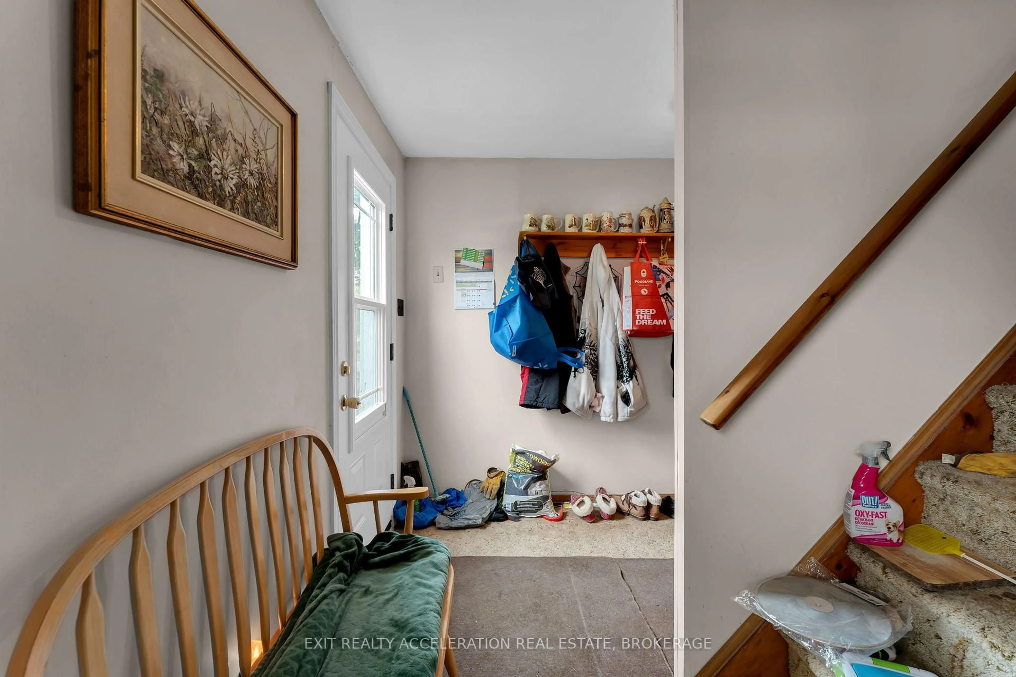 Indoor entryway for 1407 Doyle Rd, Plantagenet Ontario K7R 3L2