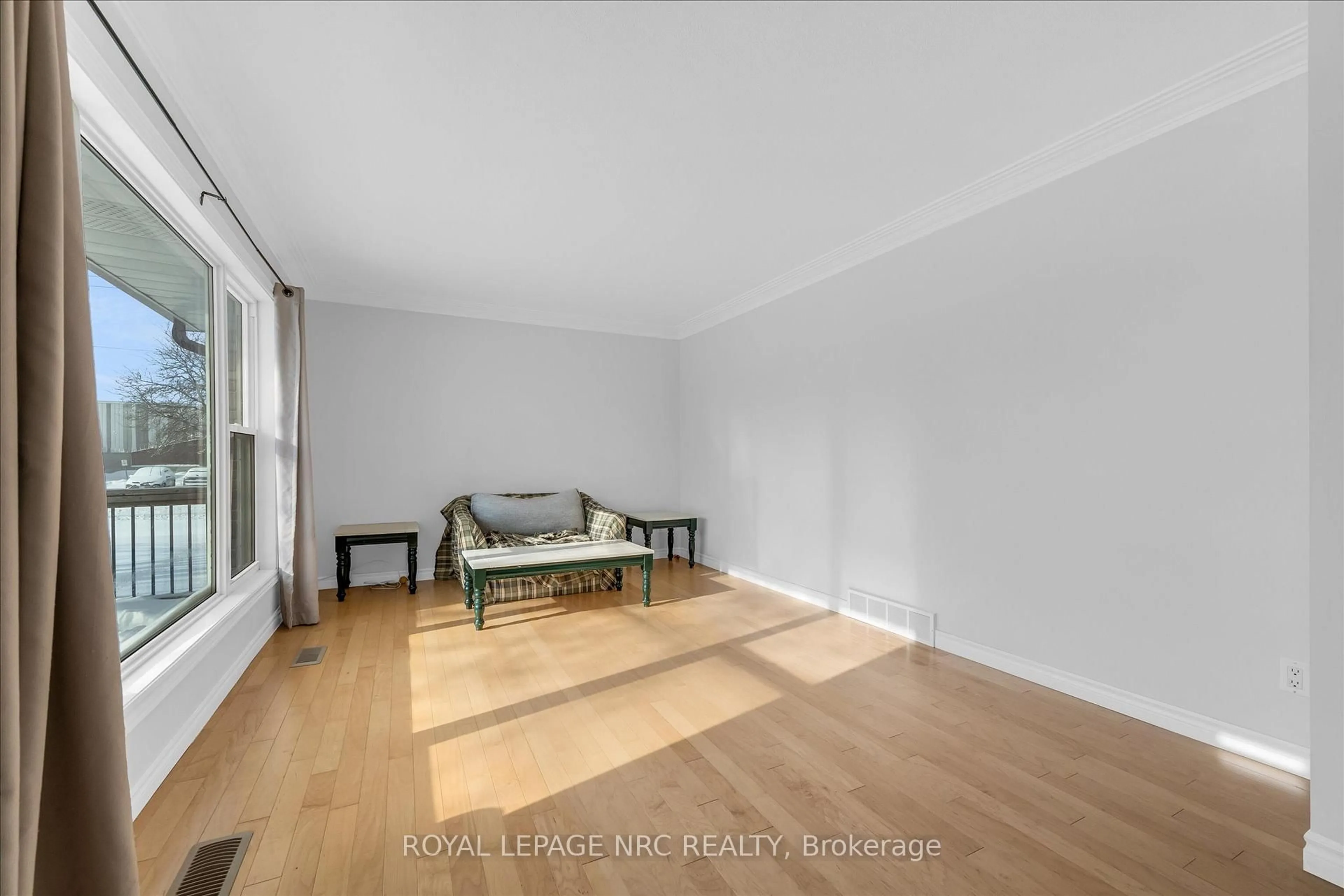 A pic of a room for 162 Ryerson St, Thorold Ontario L2V 3Y3