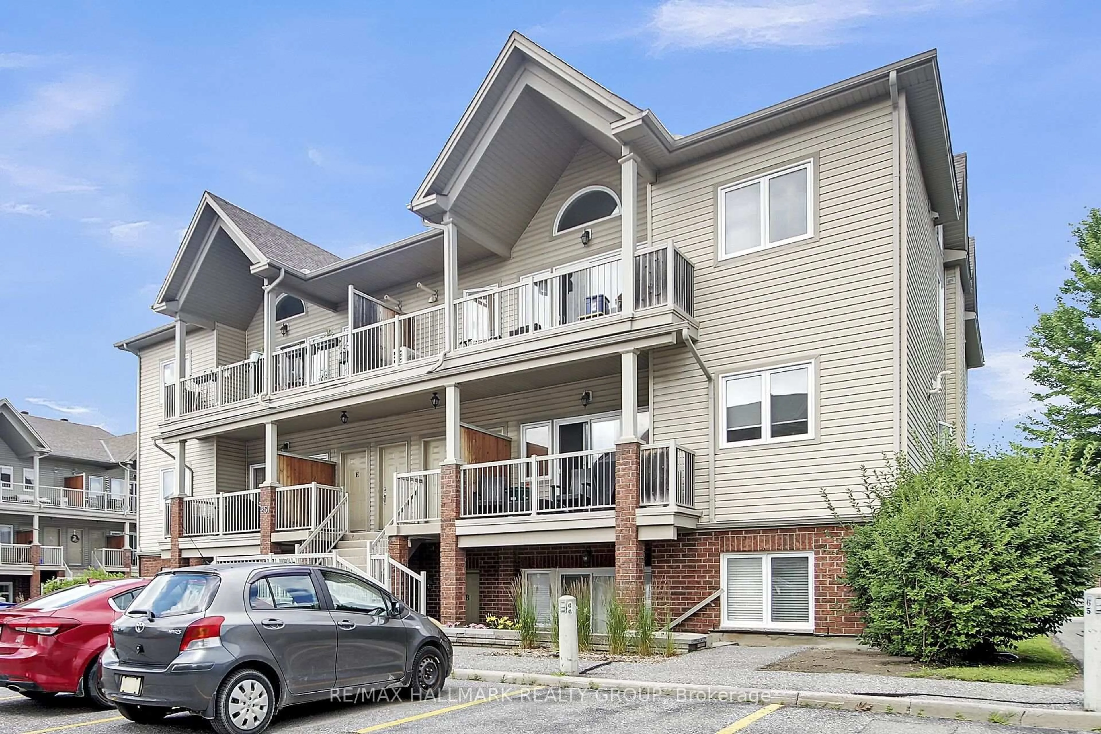 Unknown for 251 Crestway Dr #B, Ottawa Ontario K2G 0A9