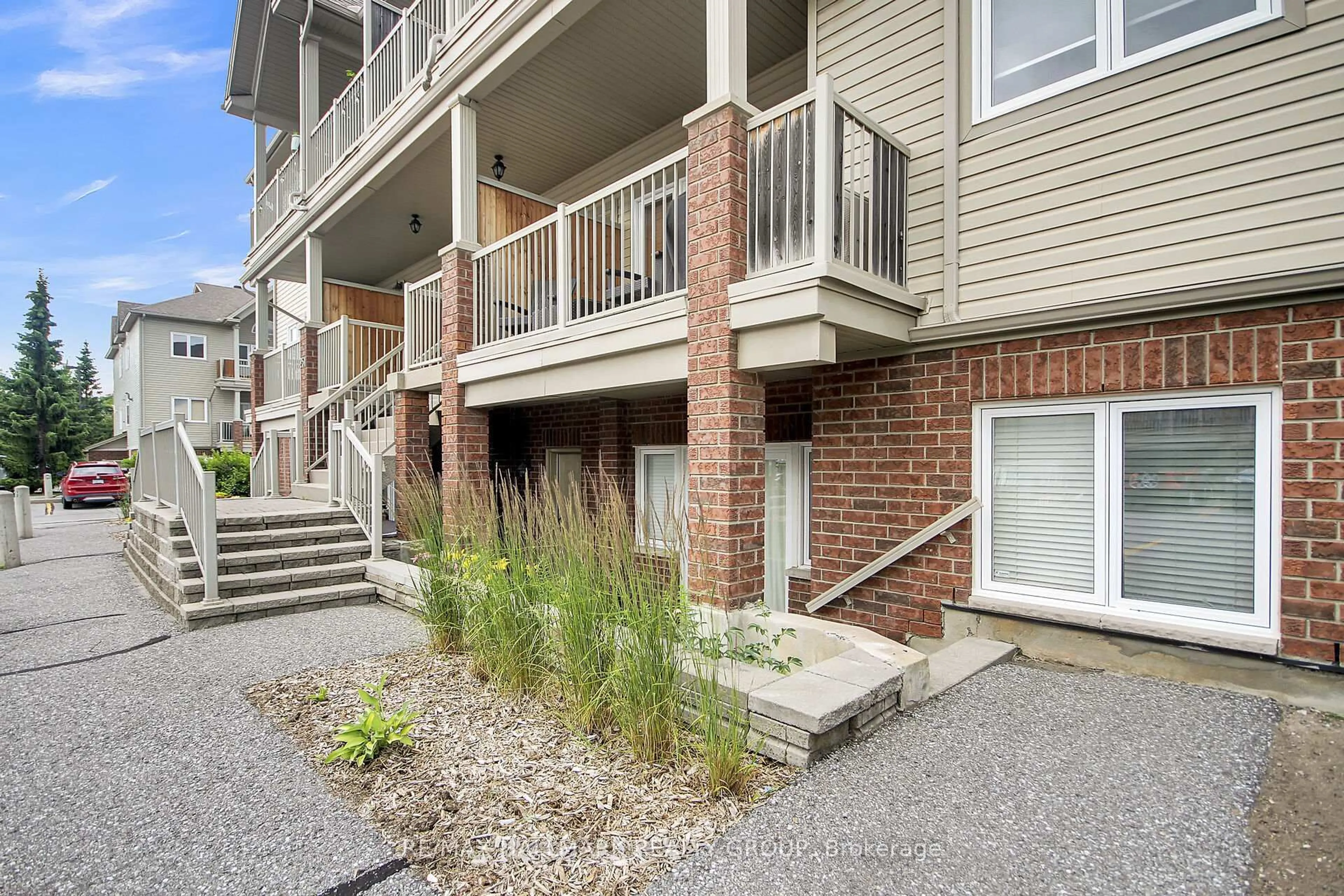 Patio, street for 251 Crestway Dr #B, Ottawa Ontario K2G 0A9