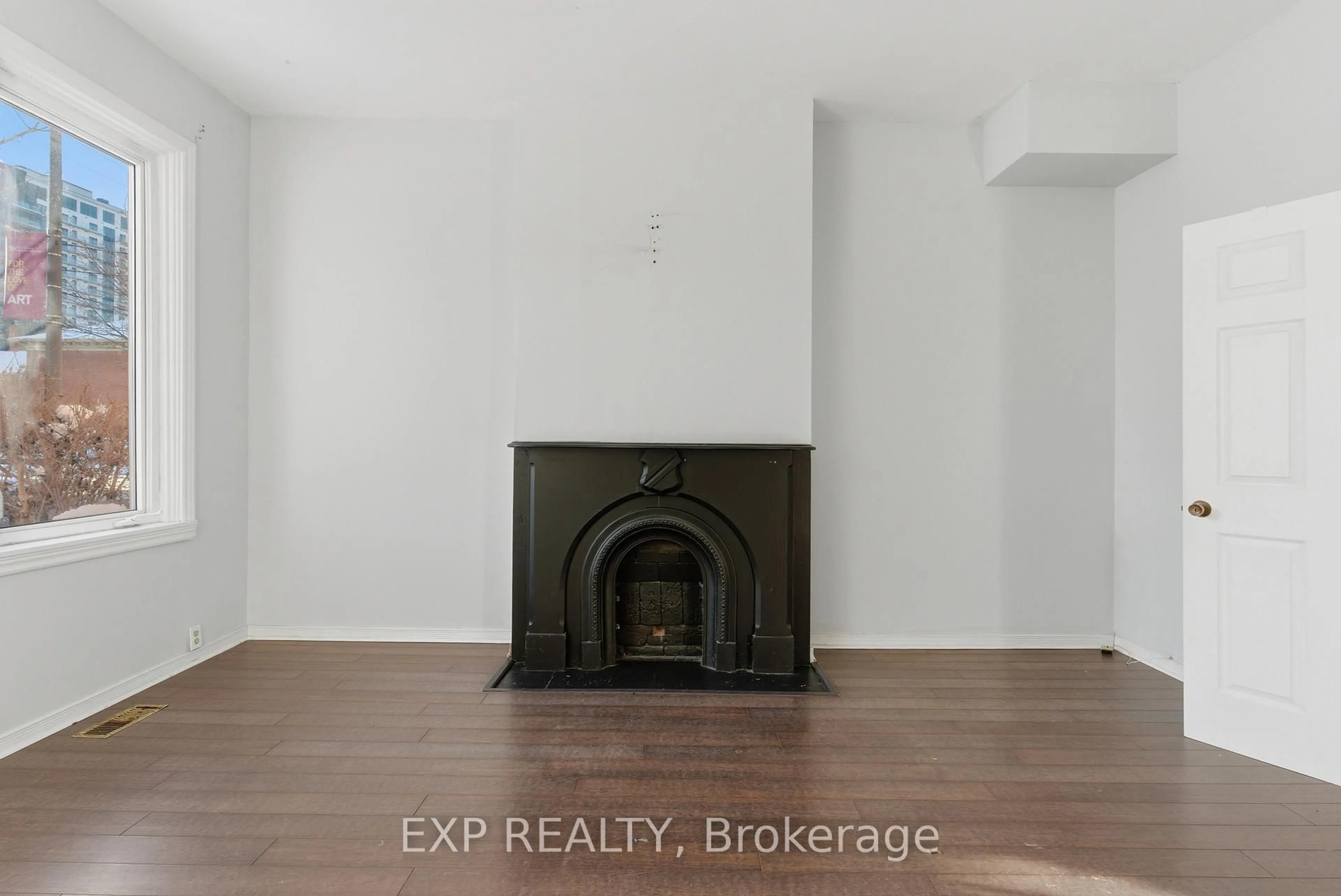 A pic of a room for 175 King St, St. Catharines Ontario L2R 3J5