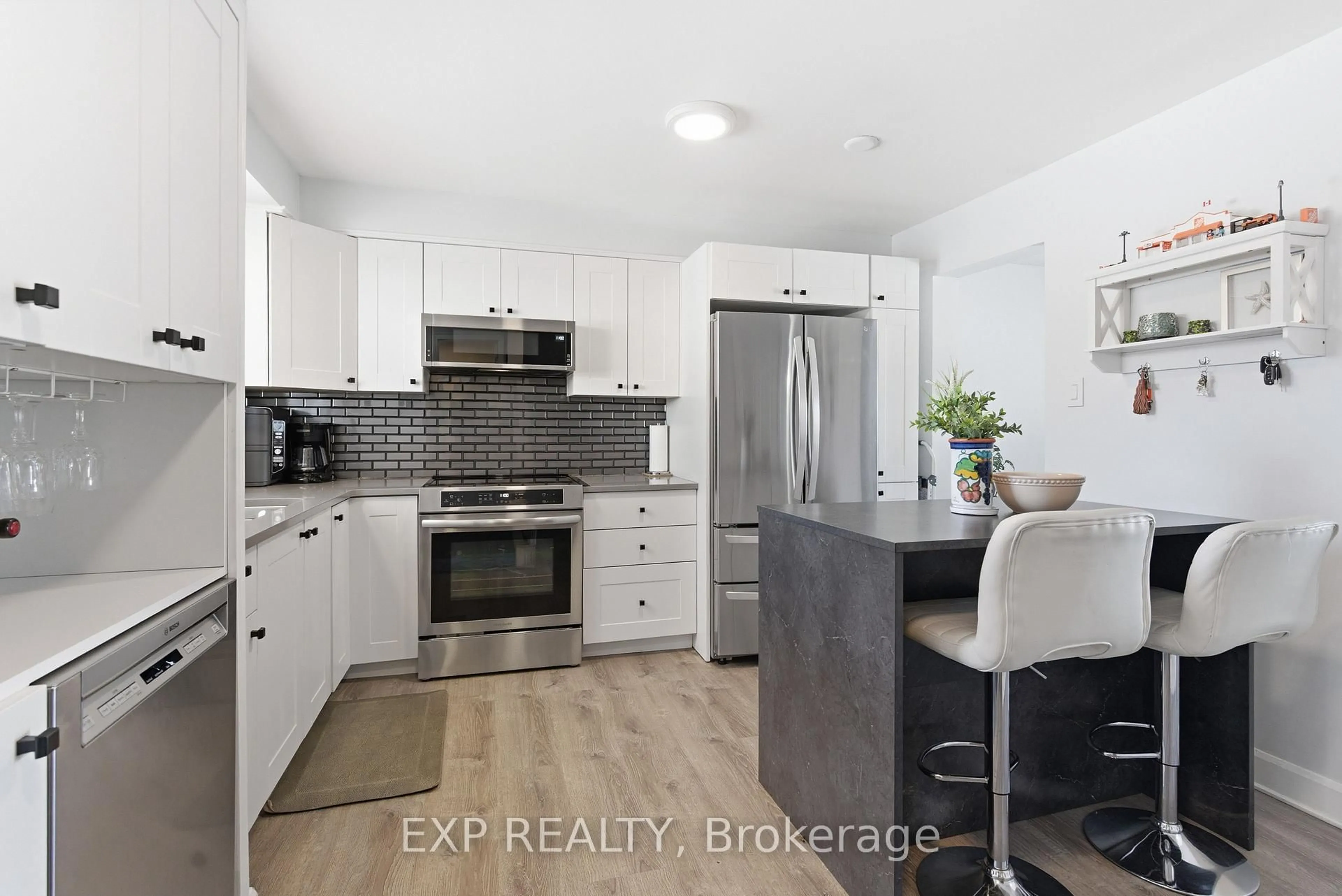 Open concept kitchen, ceramic/tile floor for 3322 ADDISON Ave #10, Niagara Falls Ontario L2J 3L1