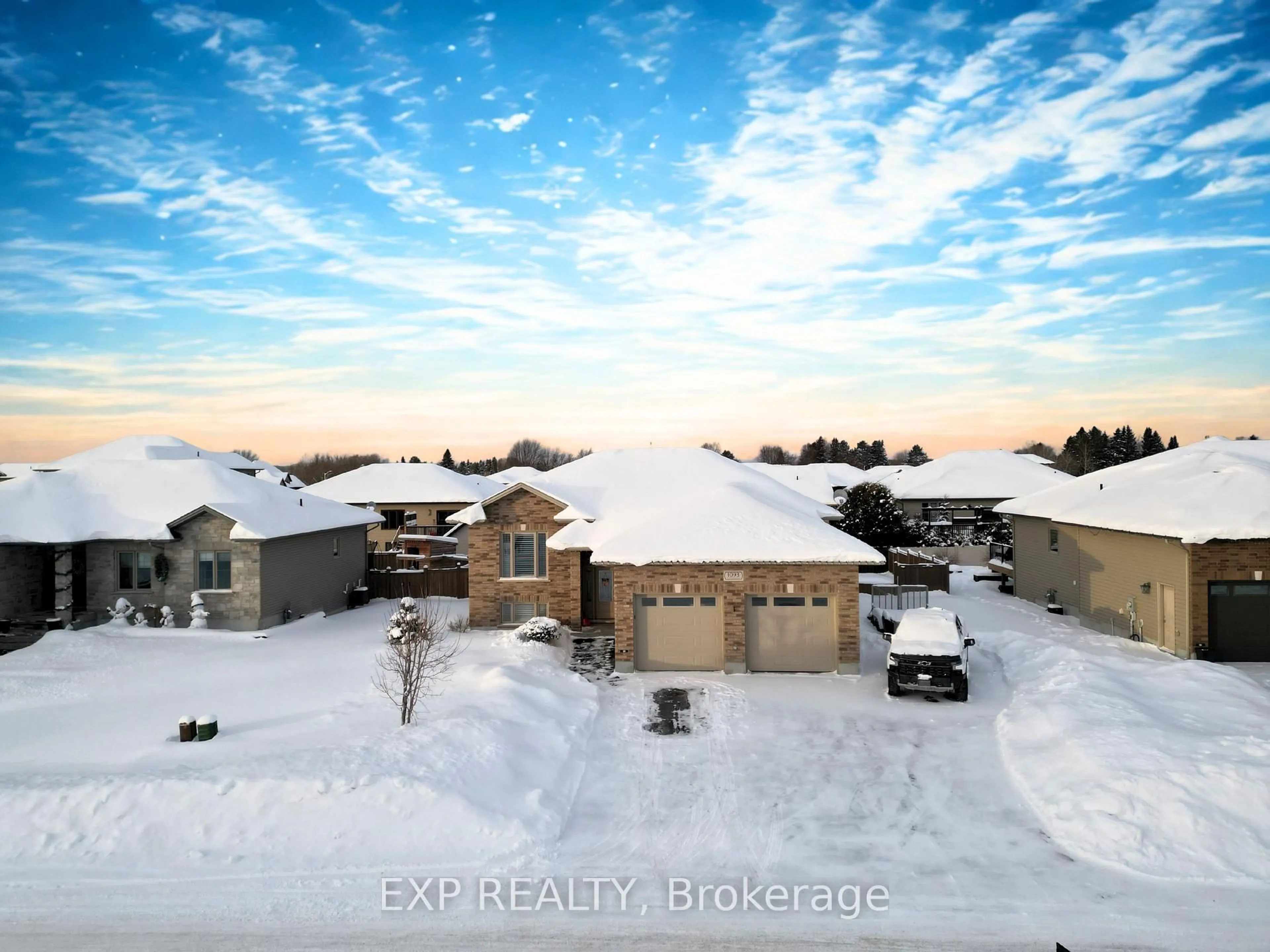 A pic from outside/outdoor area/front of a property/back of a property/a pic from drone, unknown for 1093 Cloverdale Crt, Greater Sudbury Ontario P0M 1E0