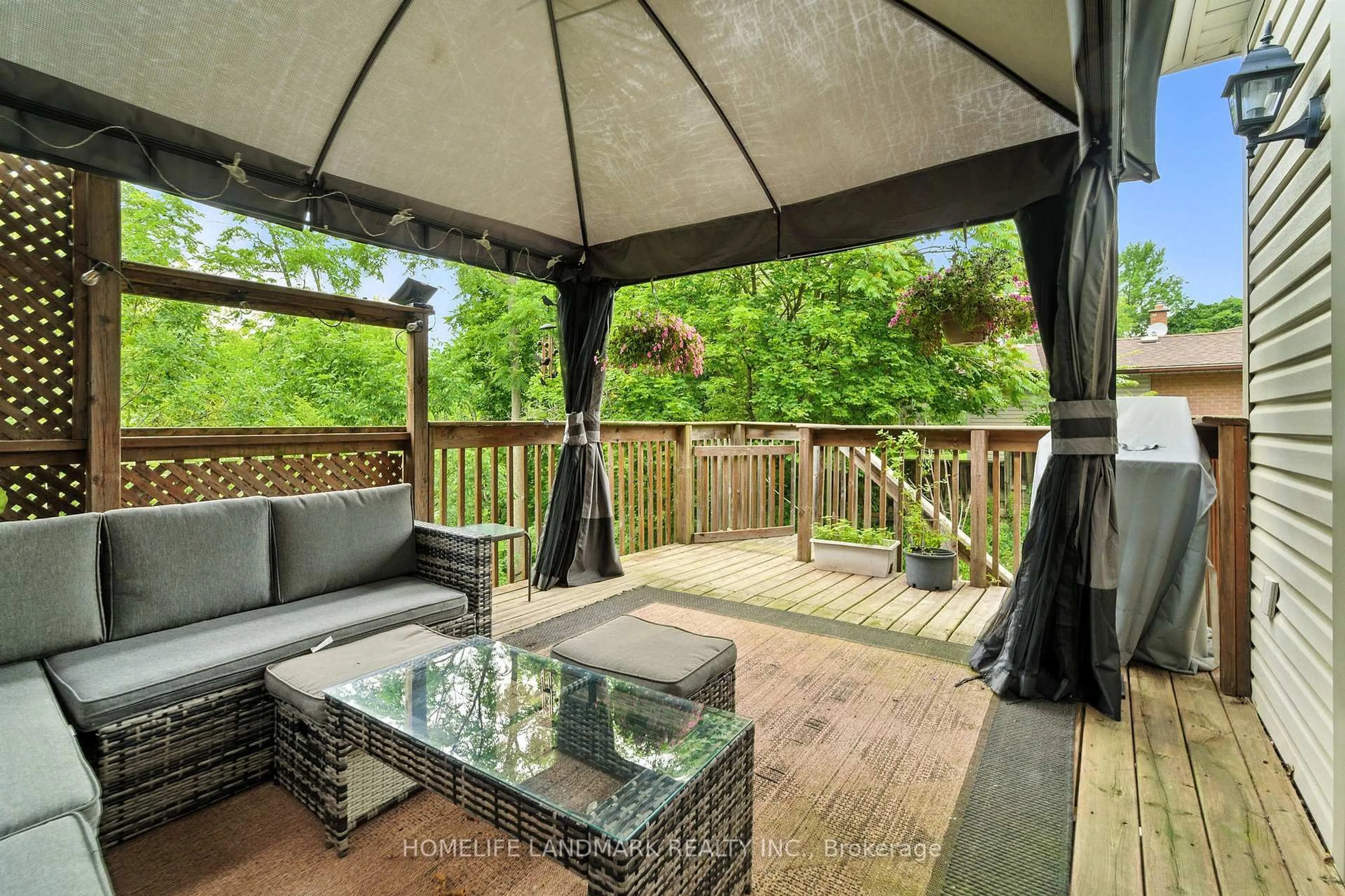 Patio, unknown for 38 Woodrow St, St. Catharines Ontario L2P 2A2