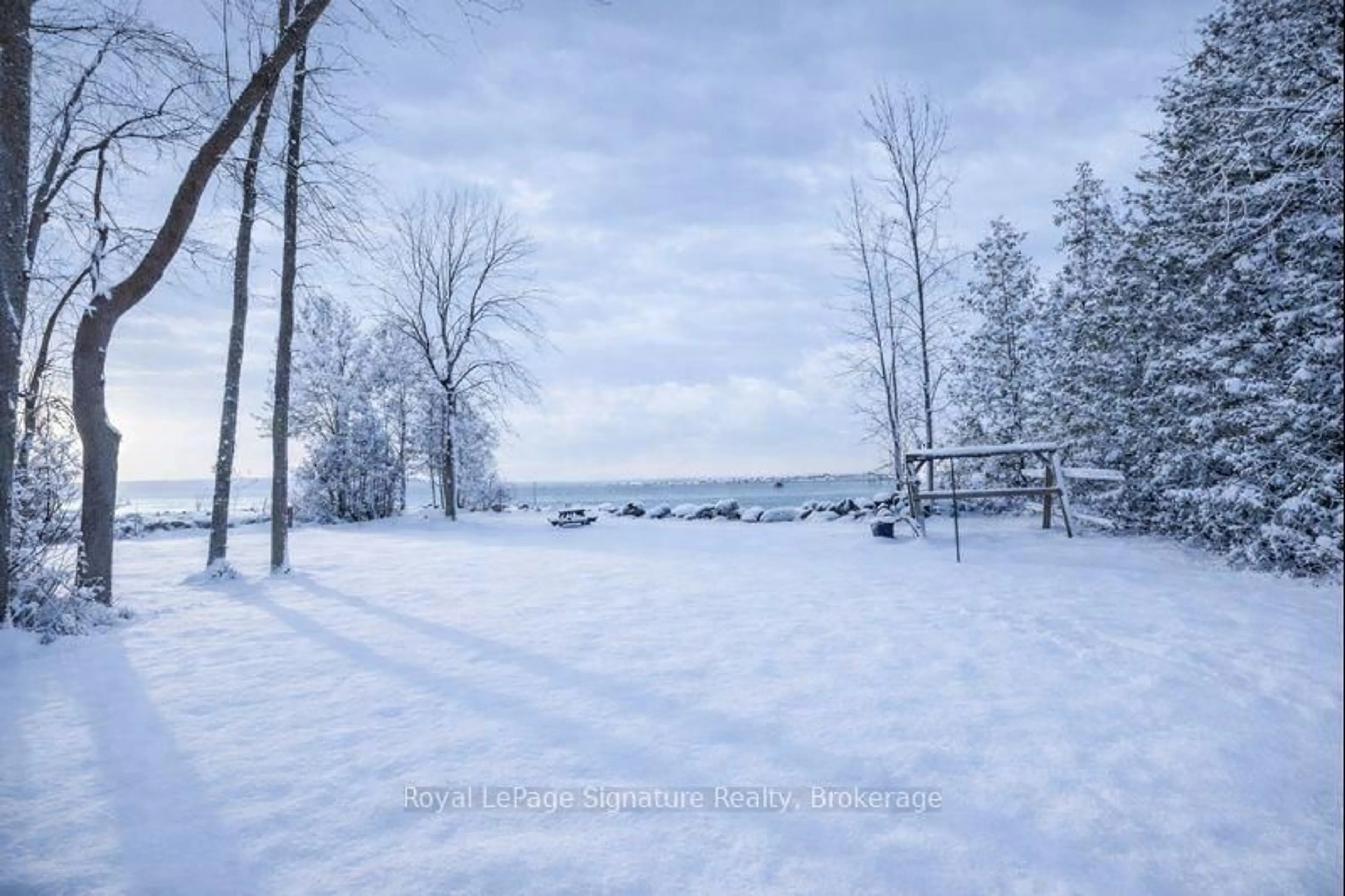 Blurry image for 129 Sunset Blvd, Blue Mountains Ontario N0H 2P0