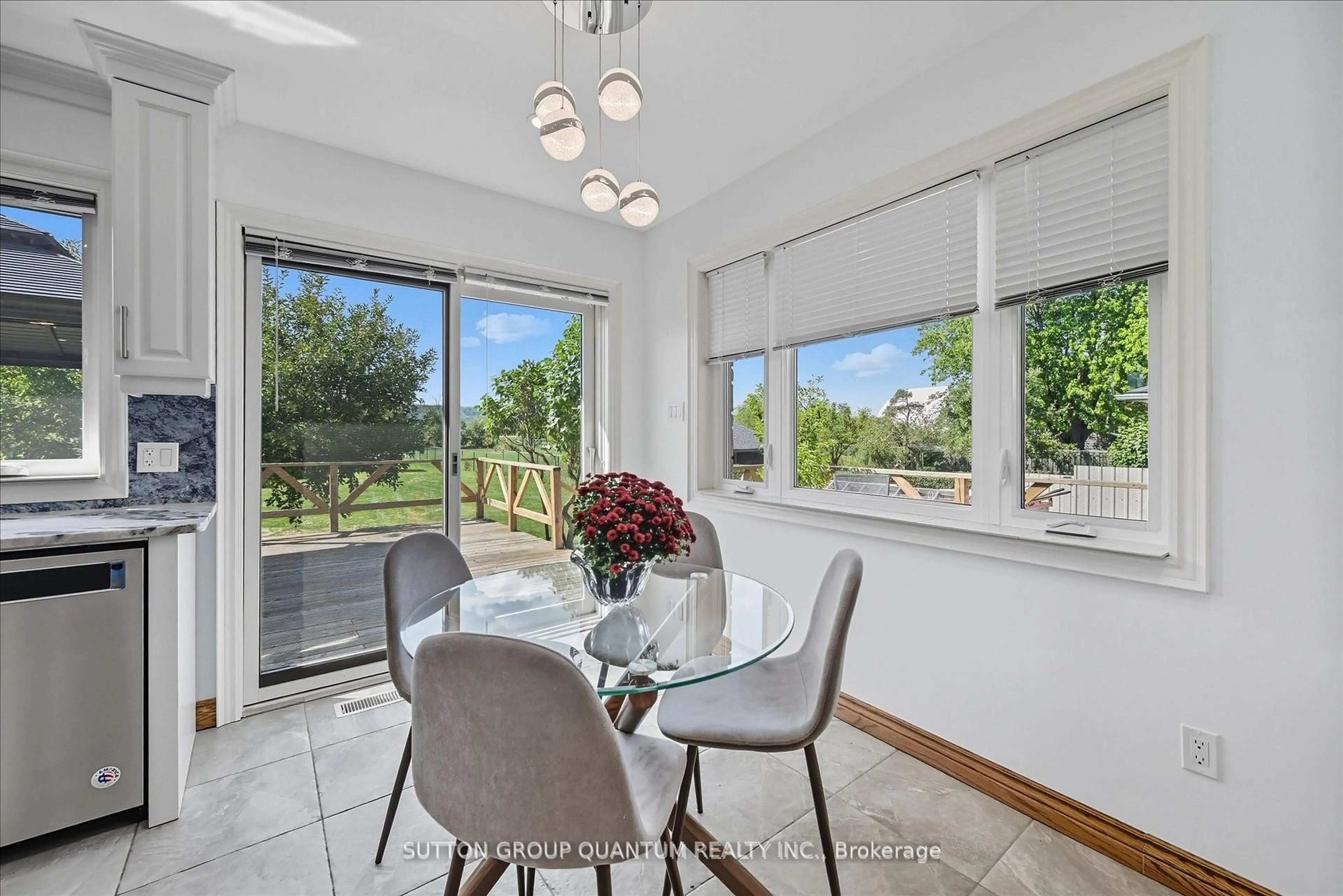 Dining room, unknown for 729 Winston Rd, Grimsby Ontario L3M 4E8