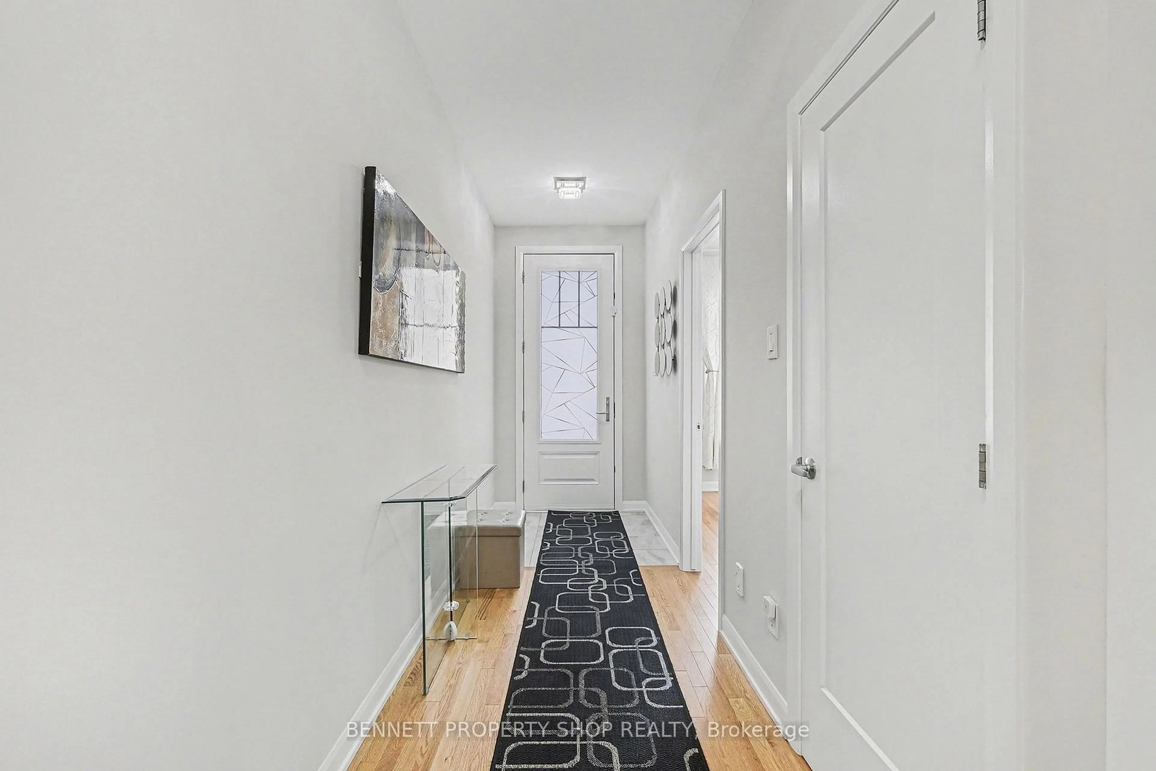 Indoor entryway for 791 Coast Circ, Manotick Ontario K4M 0N3