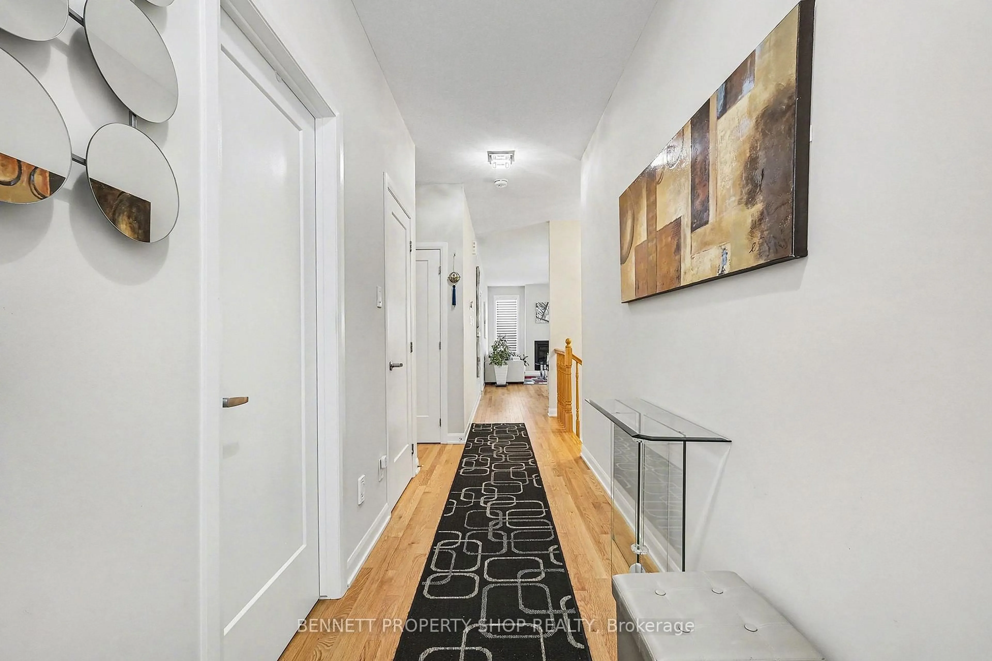 Indoor entryway for 791 Coast Circ, Manotick Ontario K4M 0N3