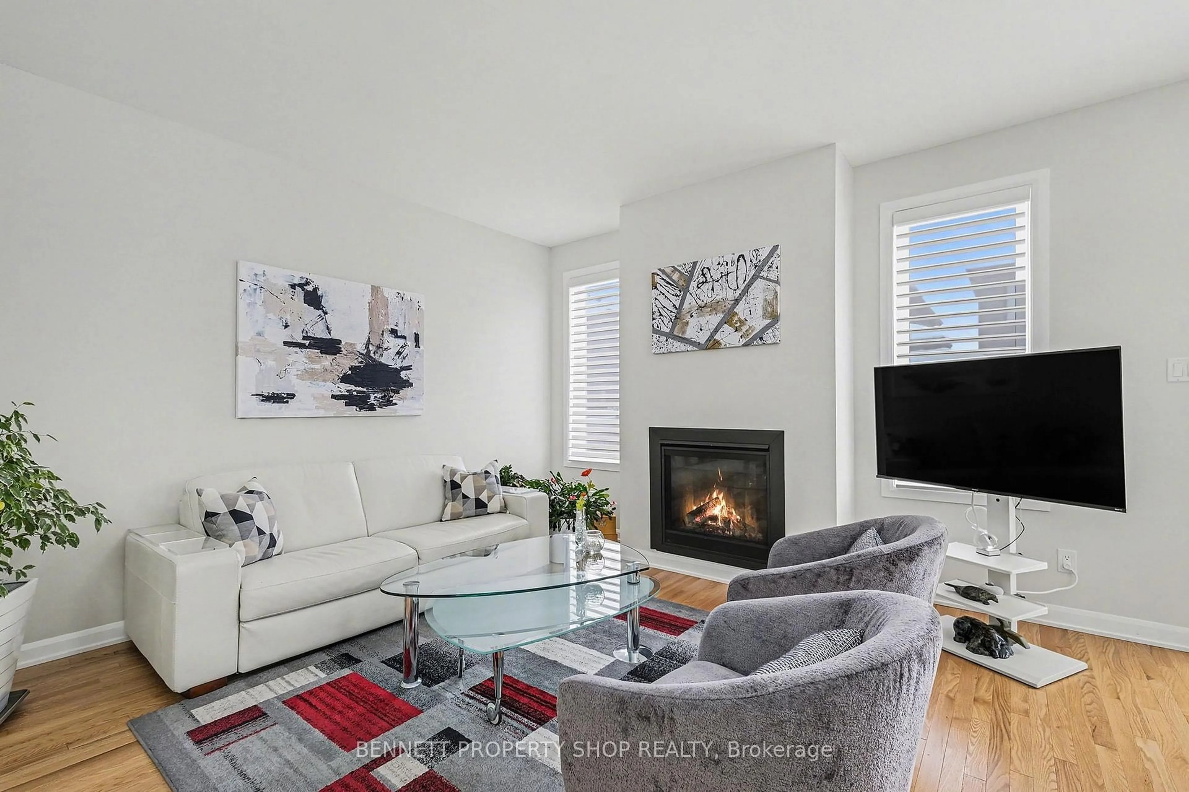 Living room with furniture, unknown for 791 Coast Circ, Manotick Ontario K4M 0N3