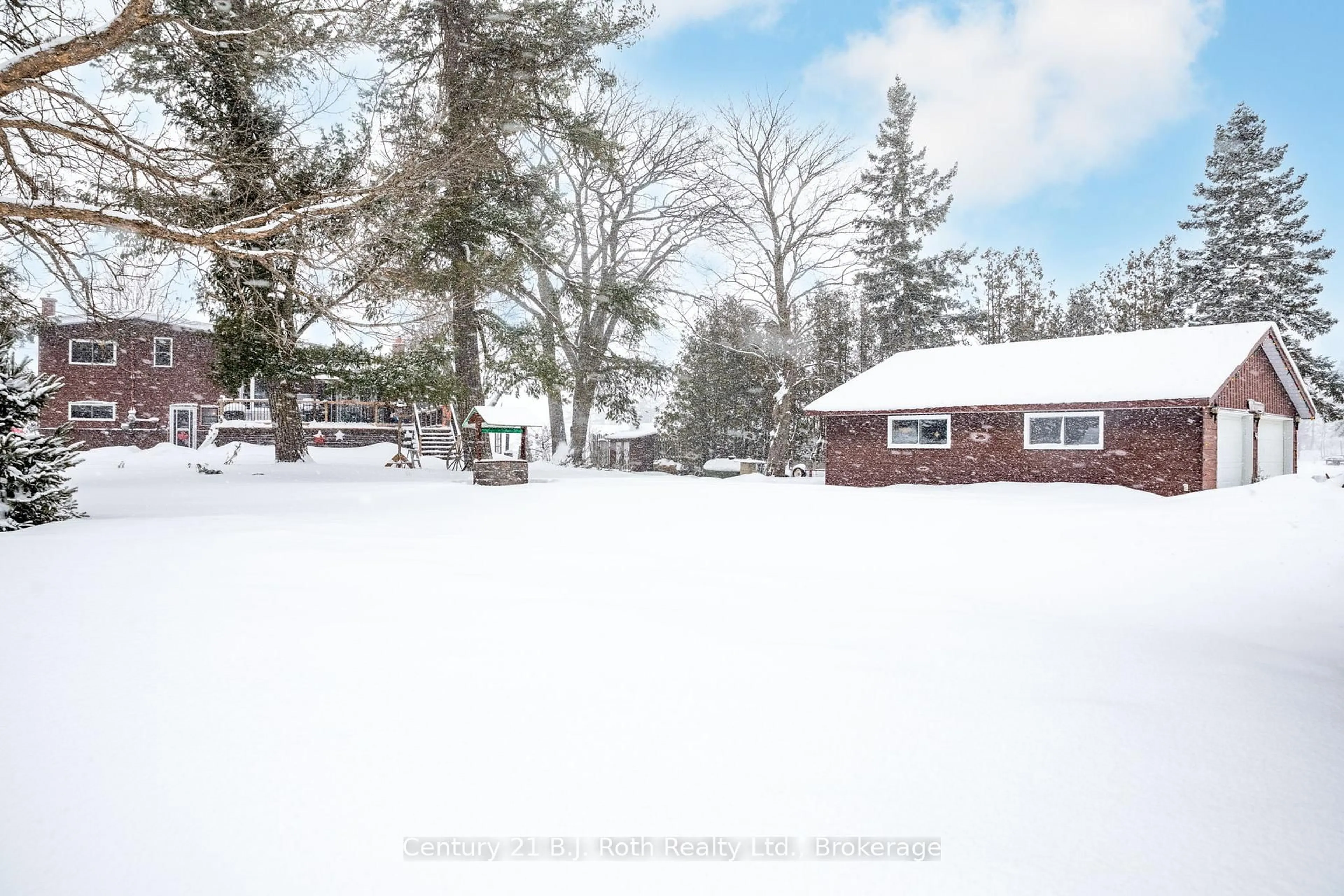 A pic from outside/outdoor area/front of a property/back of a property/a pic from drone, unknown for 41 Brandy's Island Rd, Georgian Bay Ontario L0K 1S0