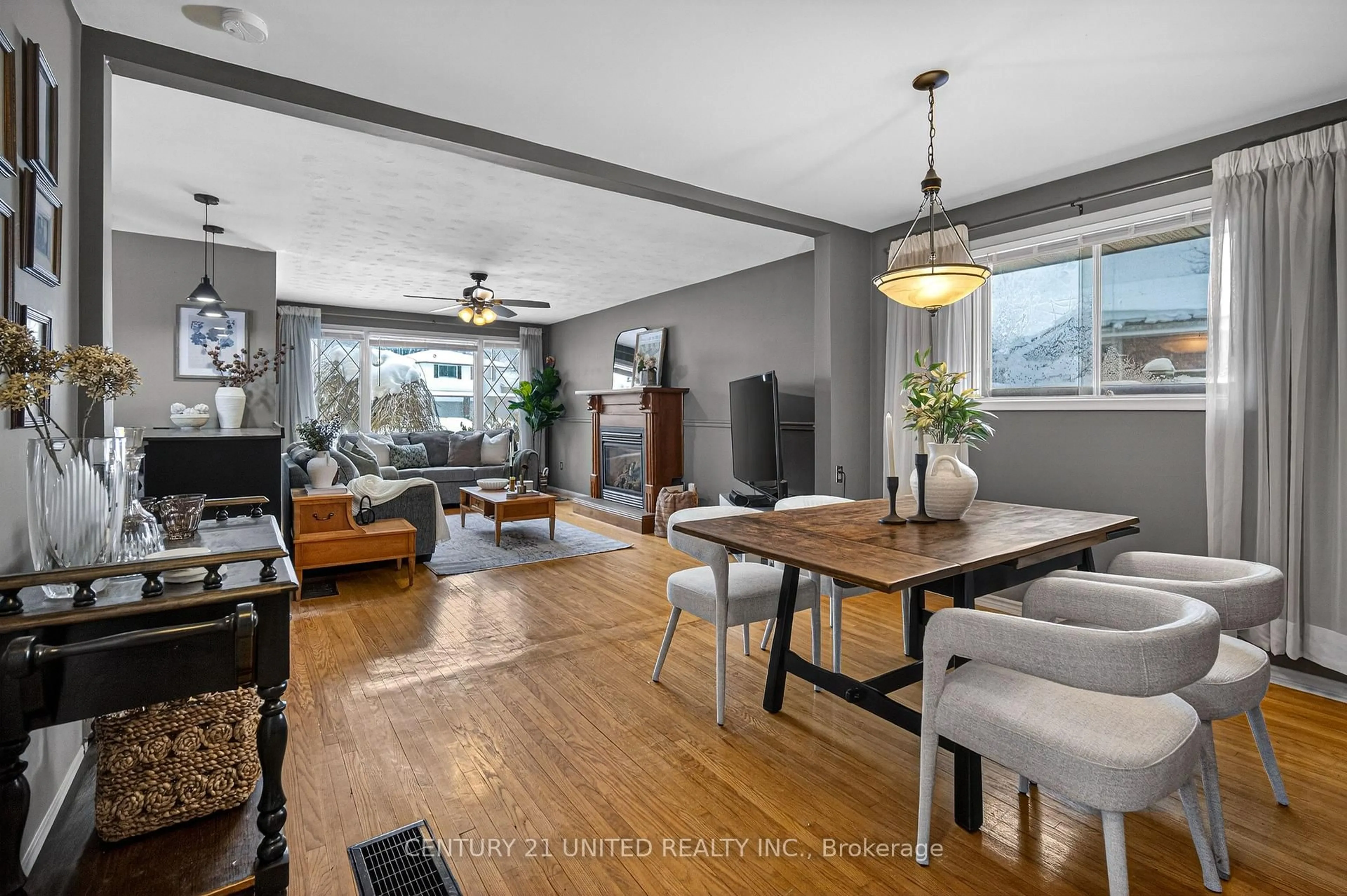 Unknown for 794 Foxe St, Peterborough Ontario K9H 6Y7