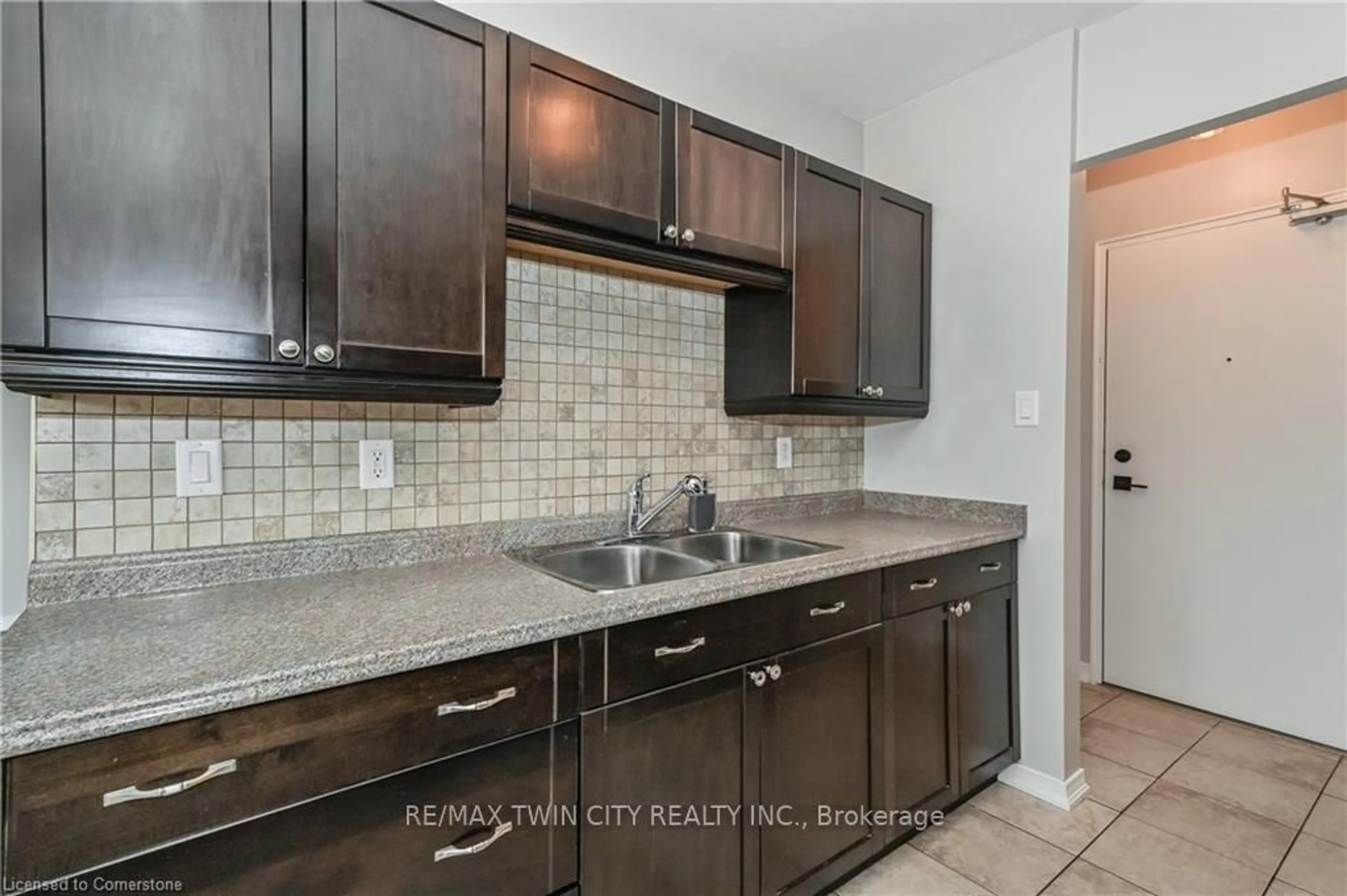 Standard kitchen, ceramic/tile floor for 283 Fairway Rd #101, Kitchener Ontario N2A 2P1
