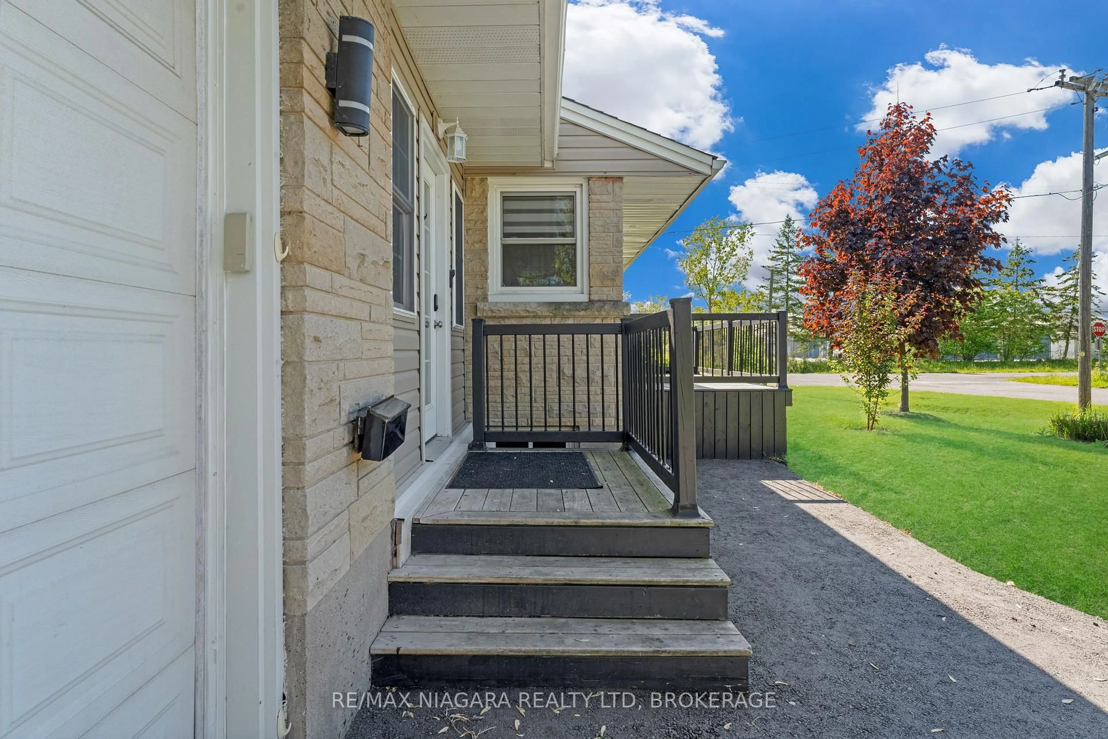 Unknown for 993 Bertie St, Fort Erie Ontario L2A 1Z7