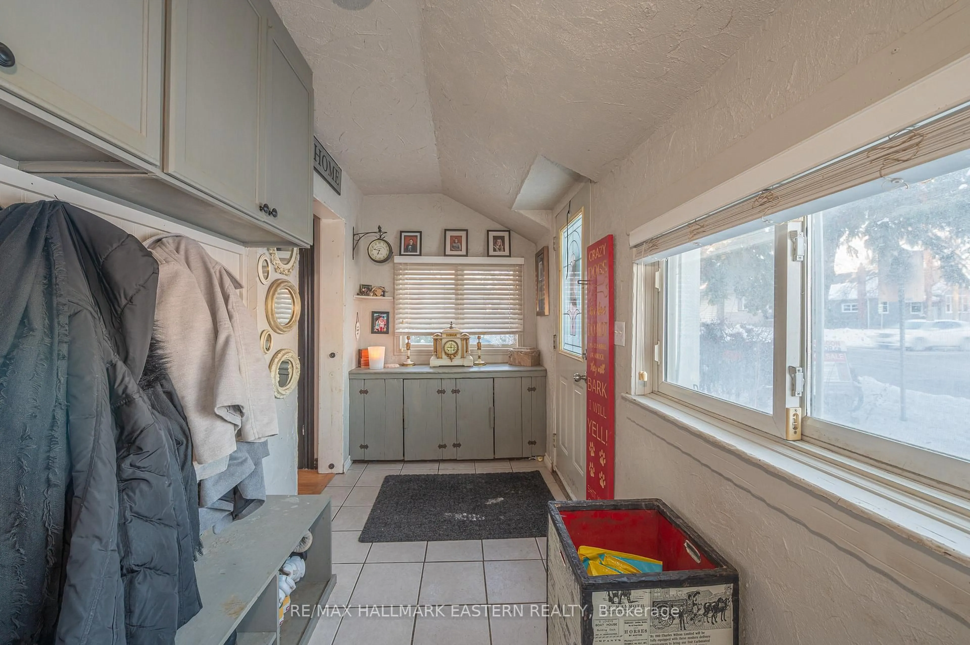 Unknown for 1031 High St, Peterborough Ontario K9J 5R8