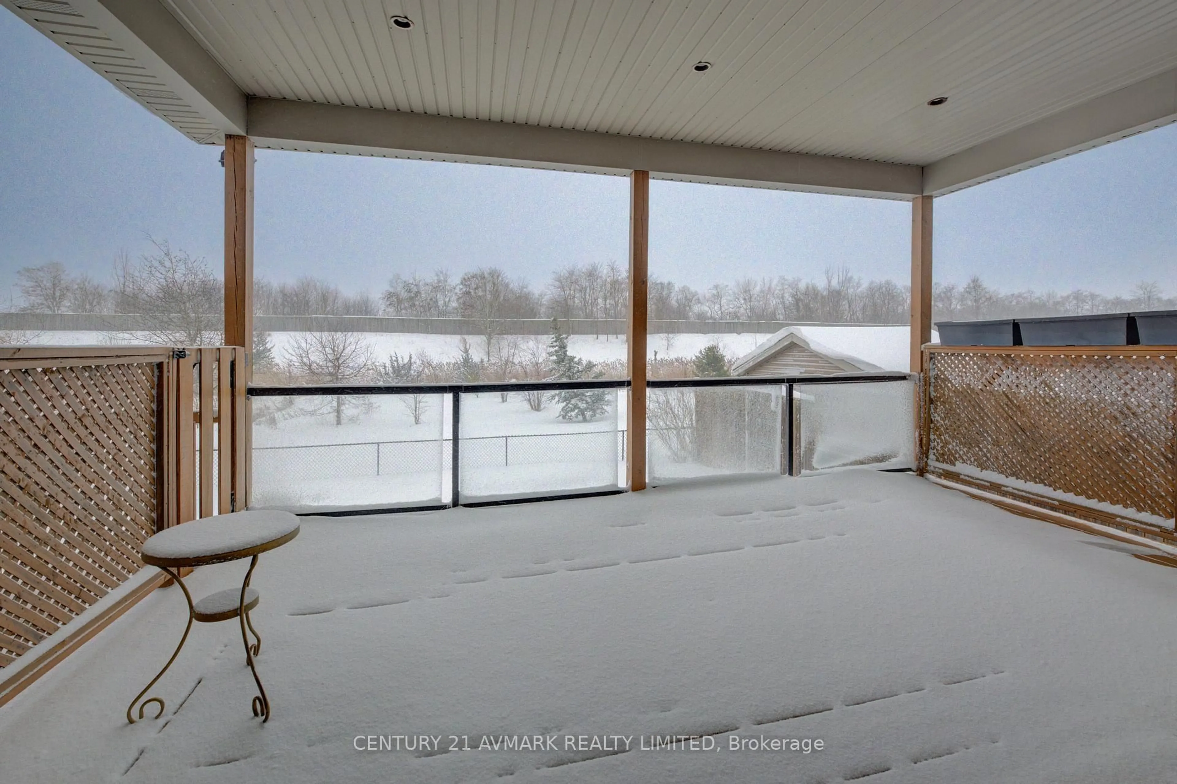 Patio, water/lake/river/ocean view for 9208 Hendershot Blvd, Niagara Falls Ontario L2H 0E3