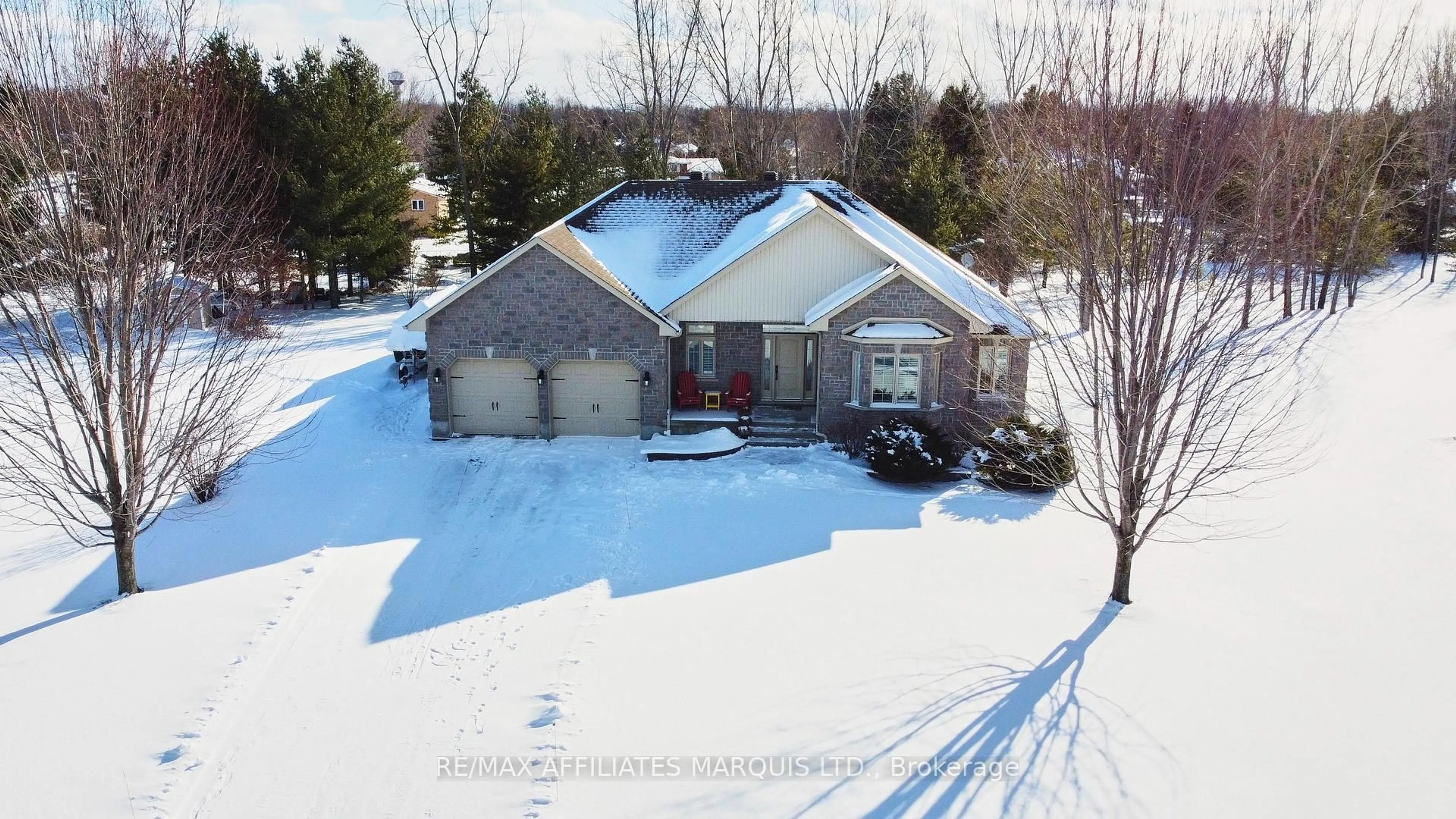 A pic from outside/outdoor area/front of a property/back of a property/a pic from drone, street for 6574 Adrian Crt, South Glengarry Ontario K6H 7J1