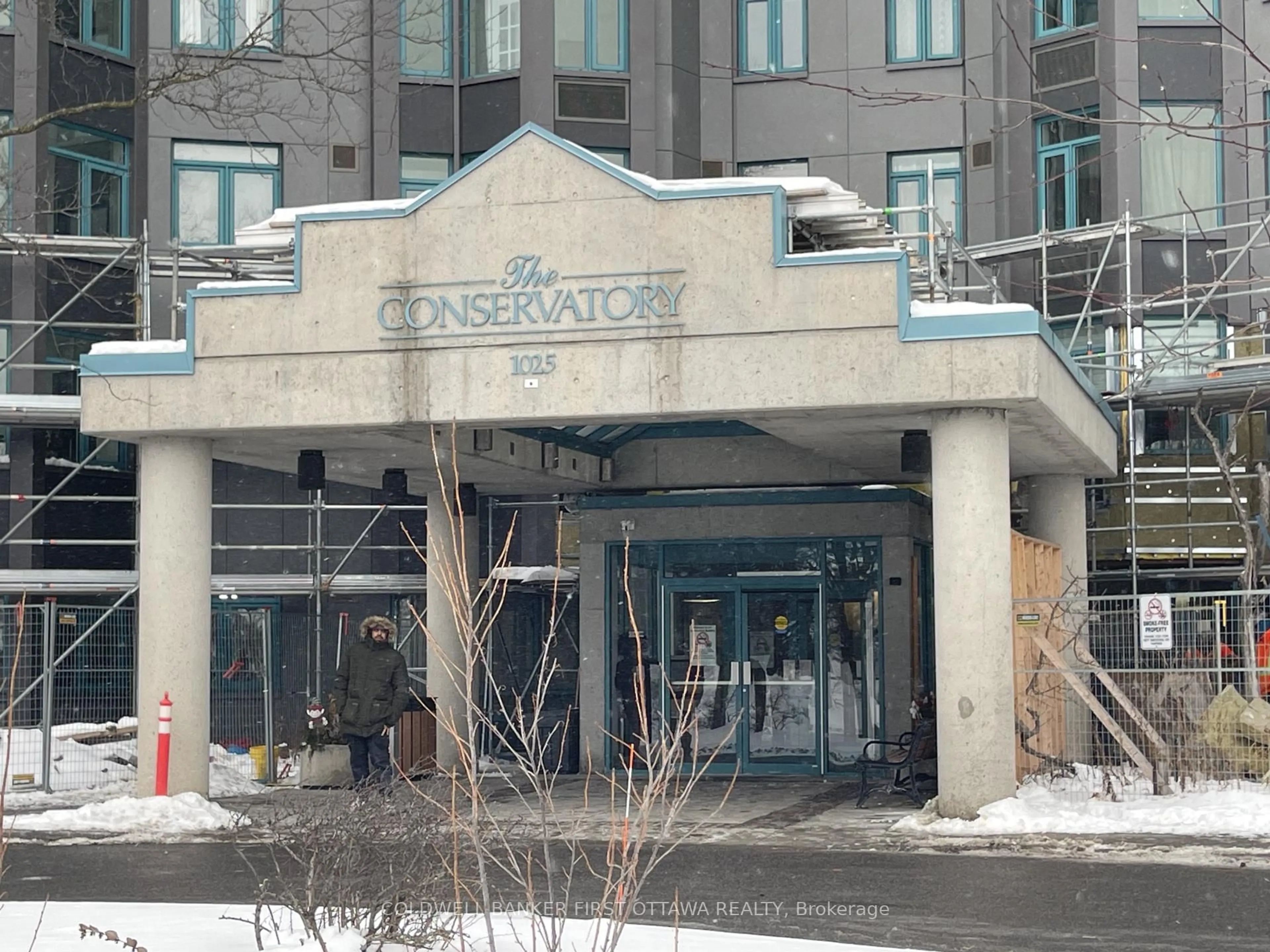 Indoor foyer for 1025 Grenon Ave #901, Ottawa Ontario K2B 8S5