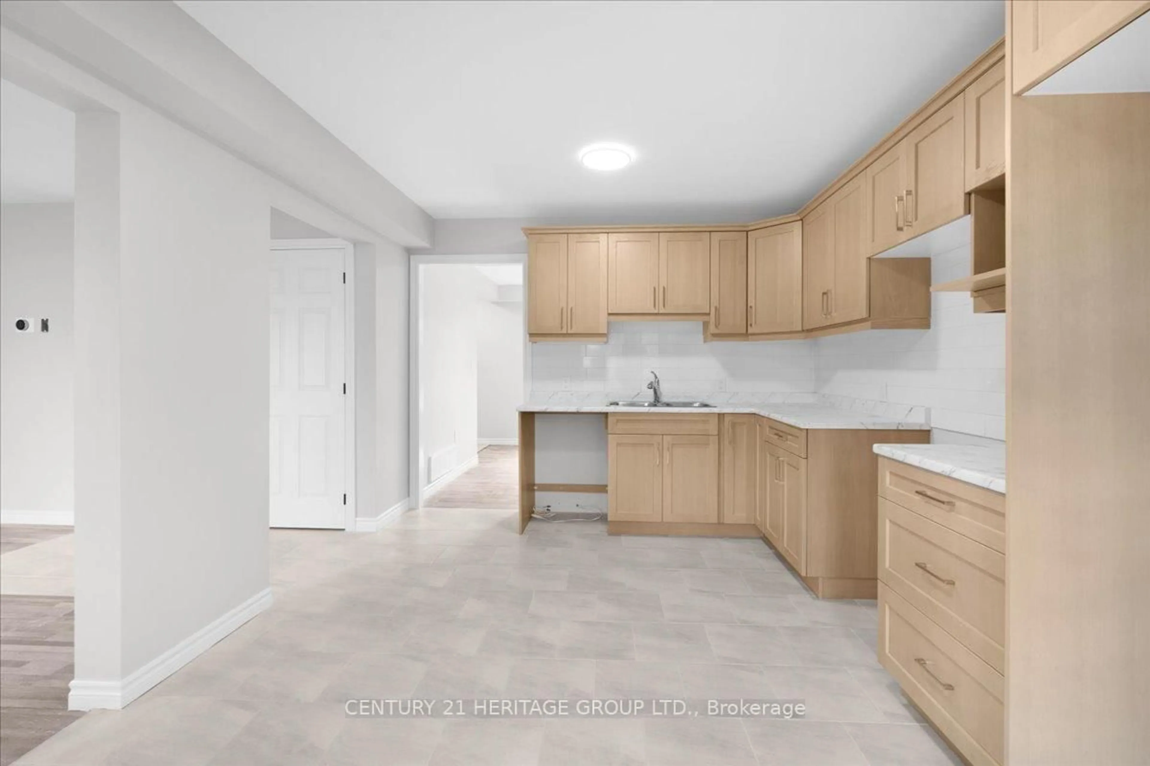 Standard kitchen, unknown for 5 Vera St, Haldimand Ontario N0A 1J0