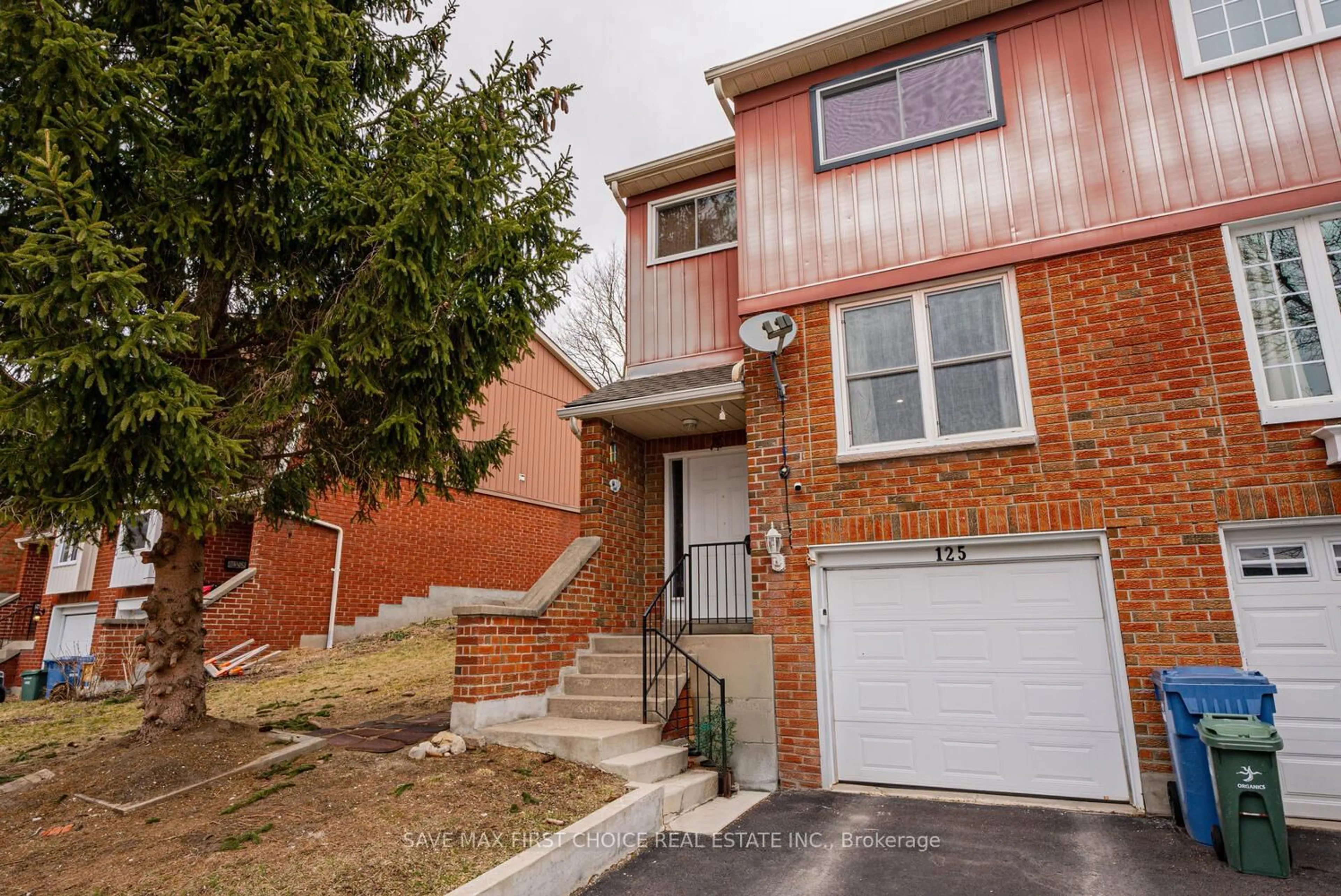 Home with brick exterior material, street for 125 DOVERCLIFFE Rd, Guelph Ontario N1G 3A5