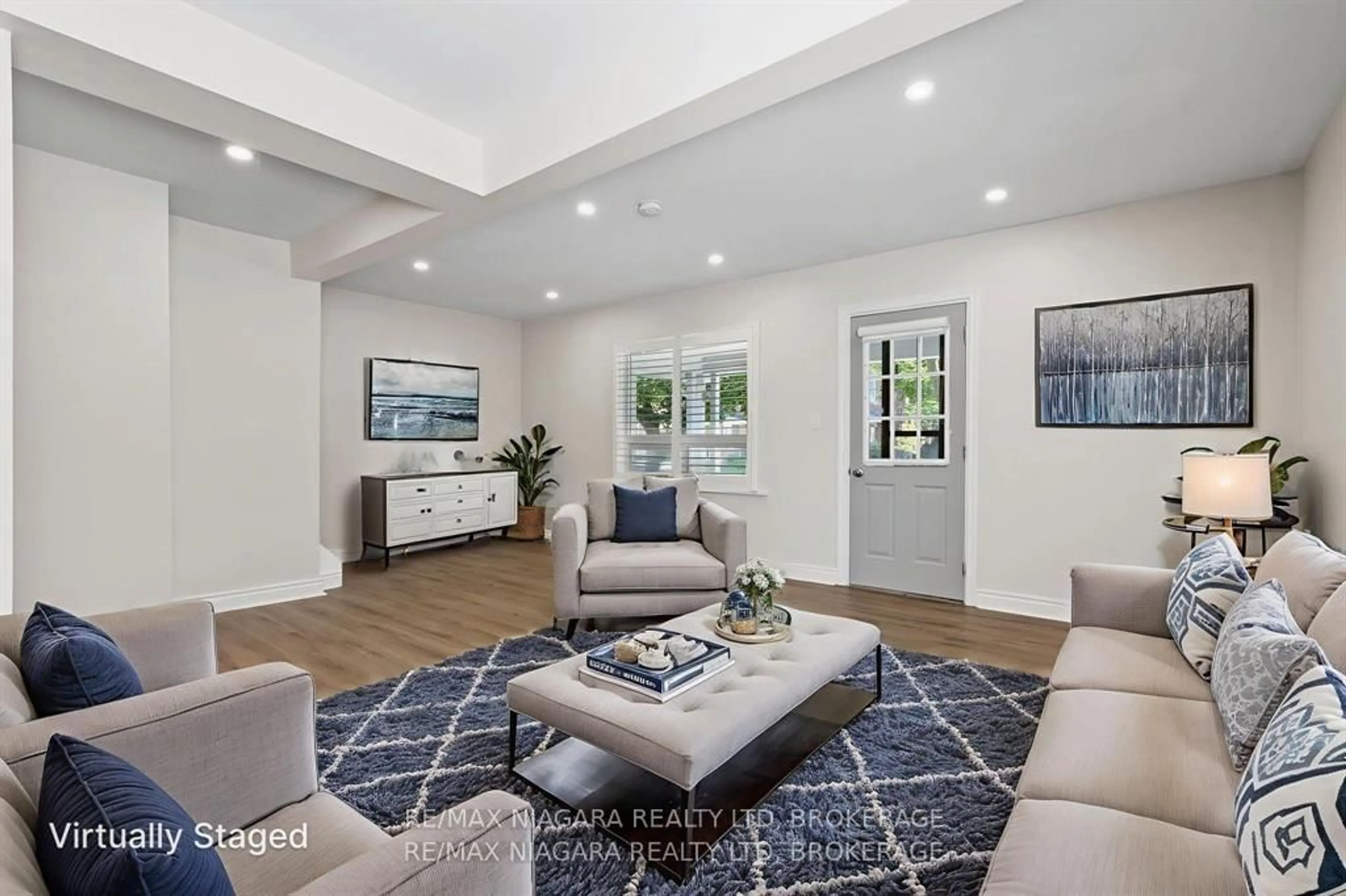 Living room with furniture, unknown for 28 FIELDEN Ave, Port Colborne Ontario L3K 4S9