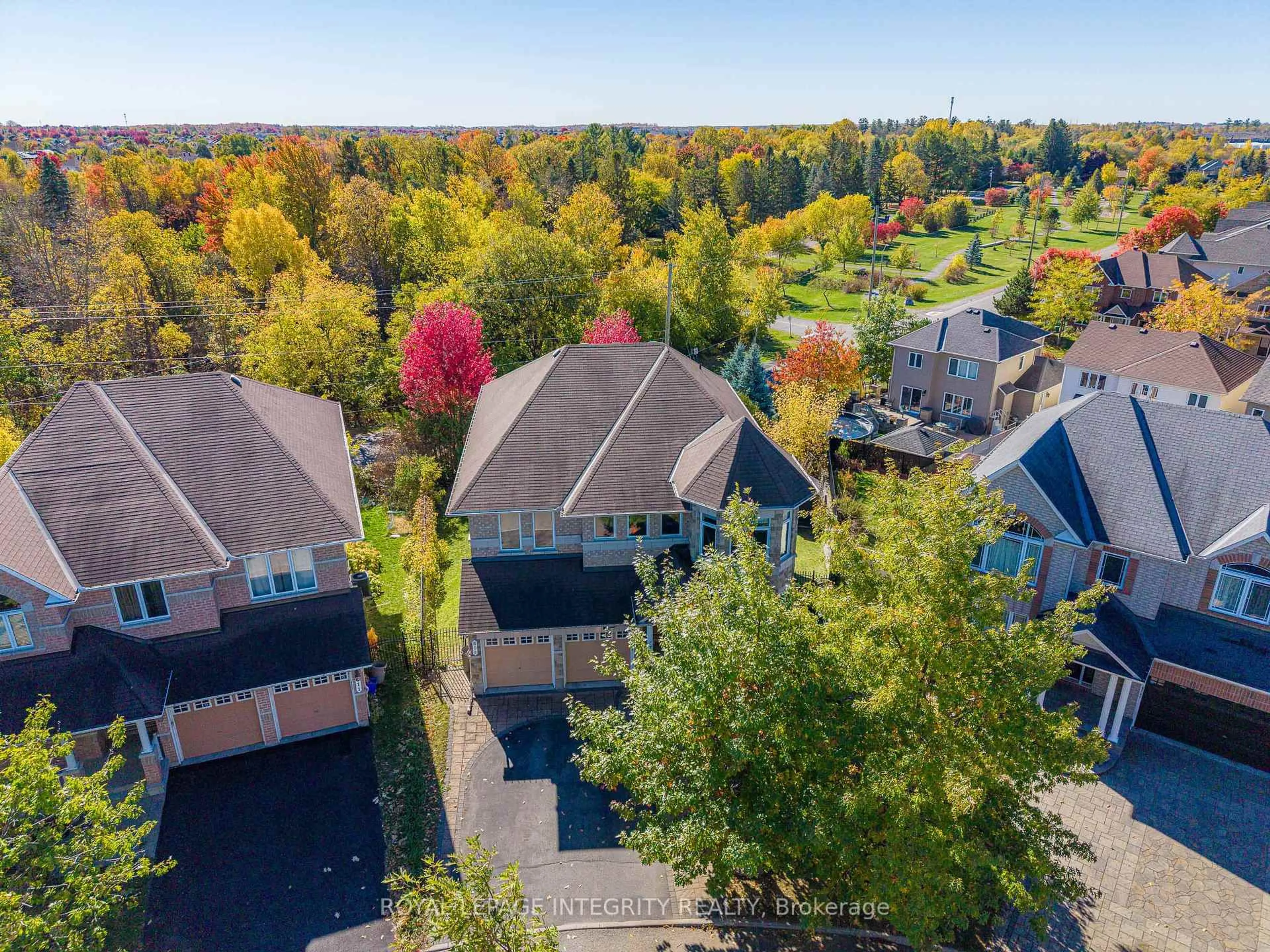 A pic from outside/outdoor area/front of a property/back of a property/a pic from drone, unknown for 609 New Liskeard Cres, Ottawa Ontario K2J 0N4