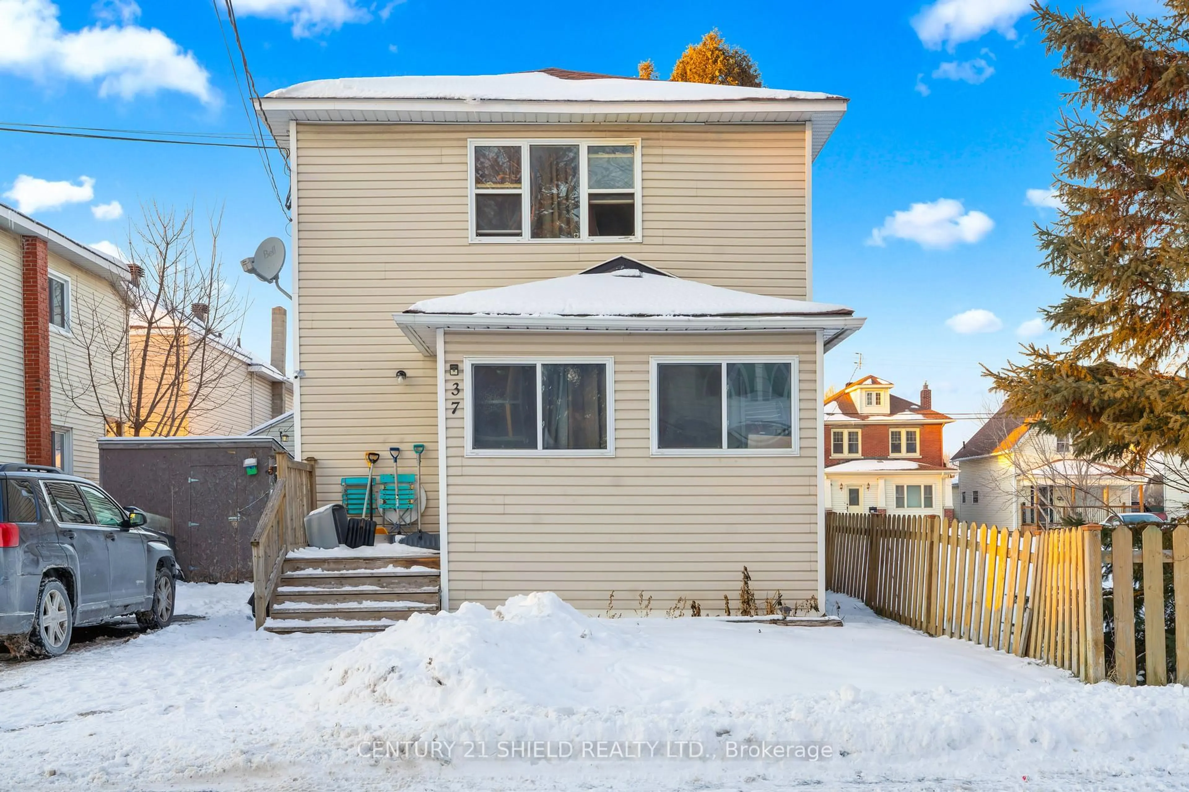 Home with vinyl exterior material, street for 37 Timothy Ave, Cornwall Ontario K6J 1K4