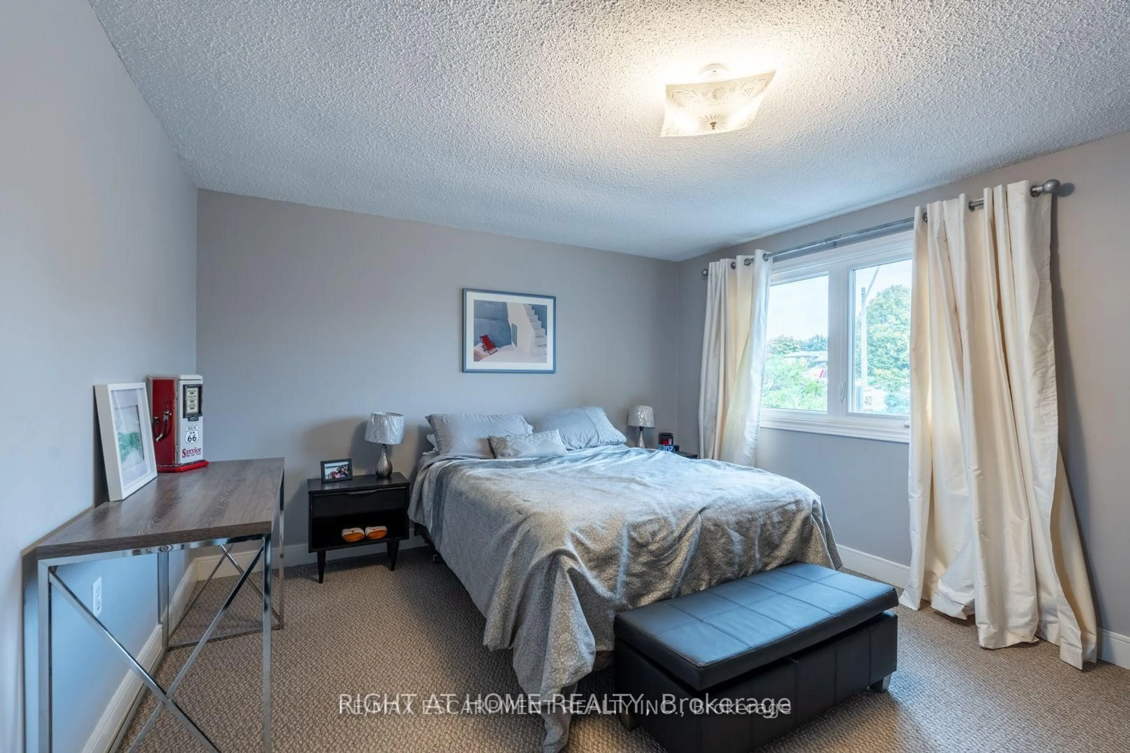 A pic of a room for 33 ROCHELLE Ave #46, Hamilton Ontario L8W 1P9