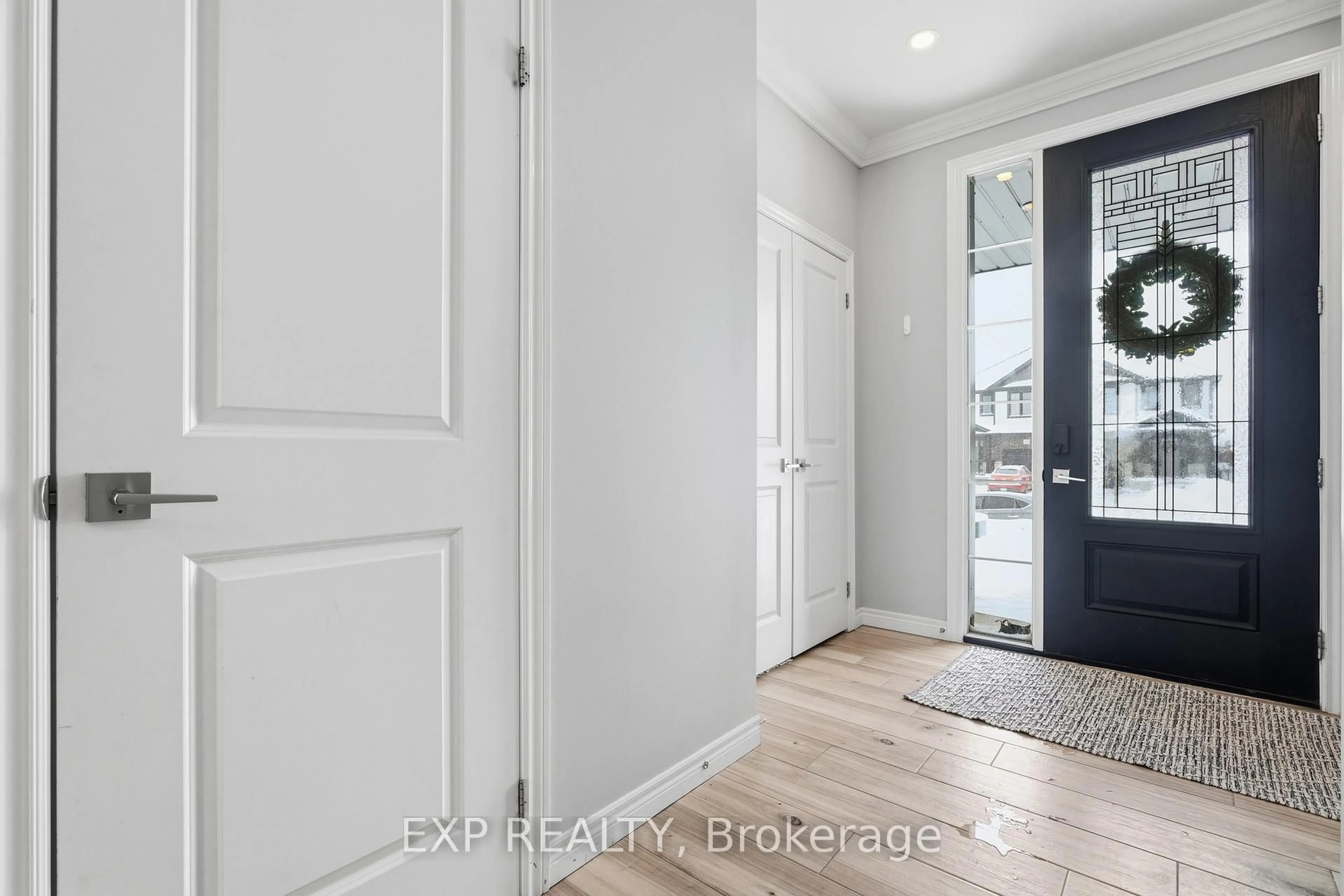 Indoor entryway for 31 Miranda Path, Woolwich Ontario N3B 2C6