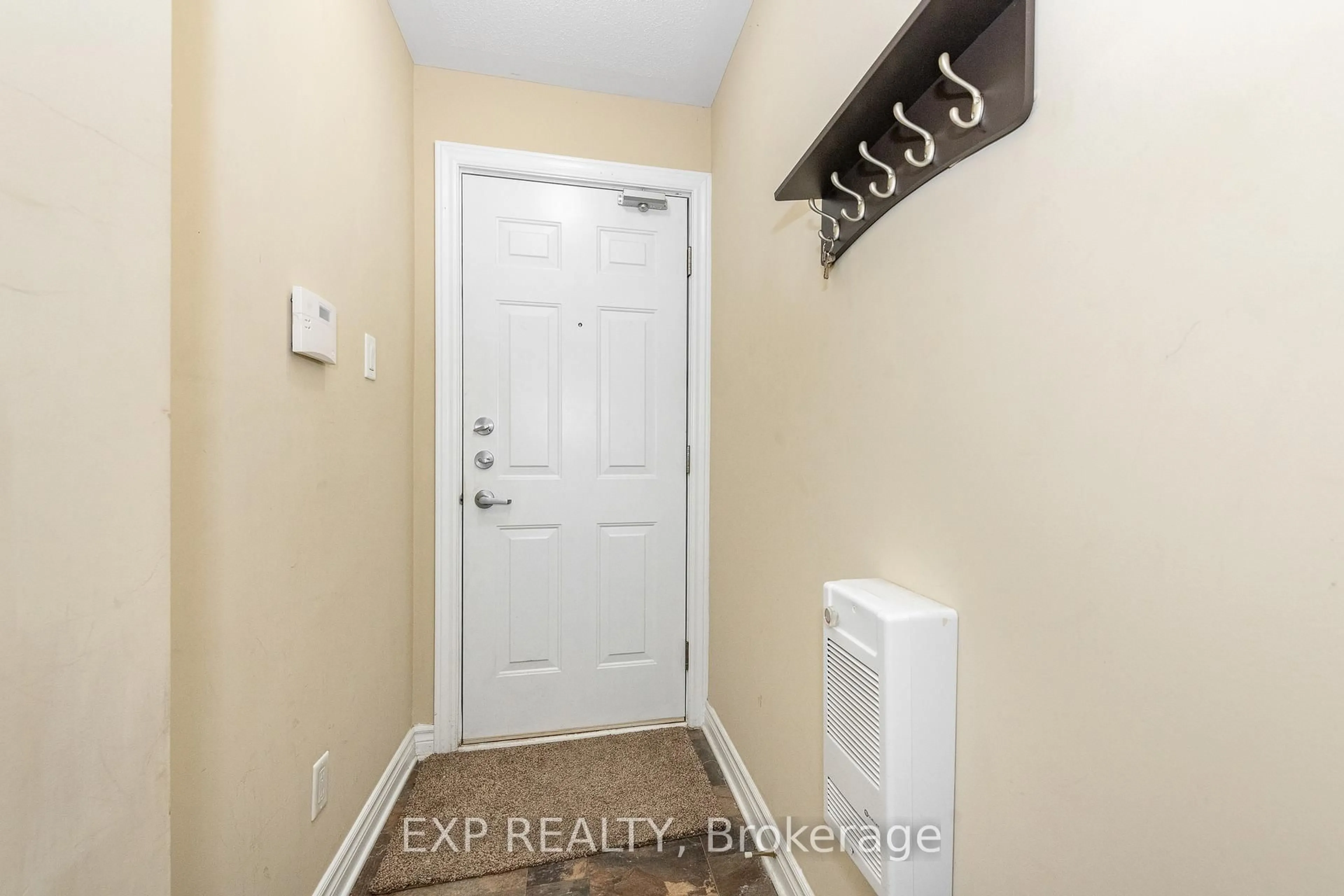 Indoor entryway for 734 Chapman Mills Dr #B, Ottawa Ontario K2J 3V2