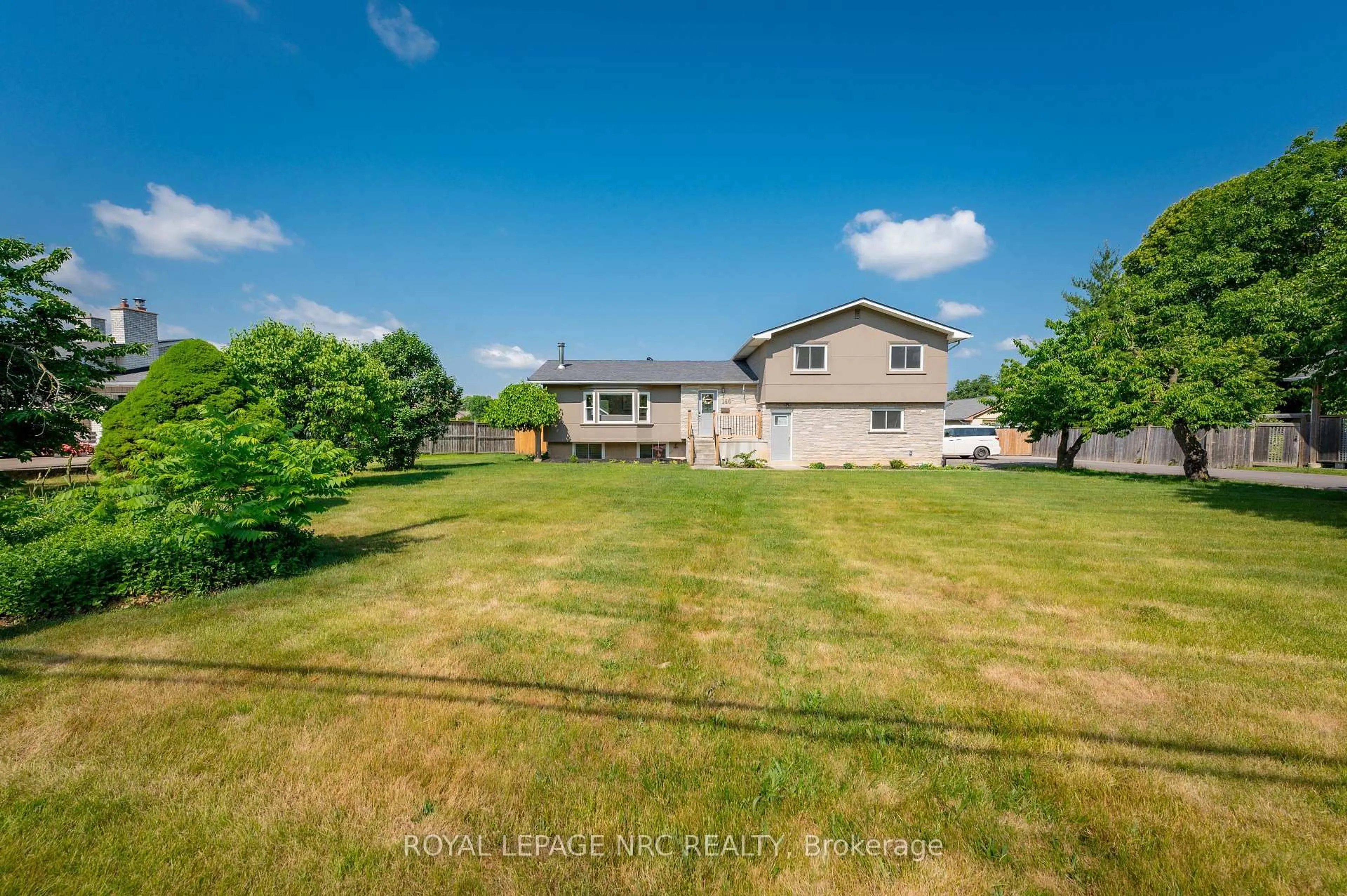 A pic from outside/outdoor area/front of a property/back of a property/a pic from drone, unknown for 146 Four Mile Creek Rd, Niagara-on-the-Lake Ontario L0S 1J0