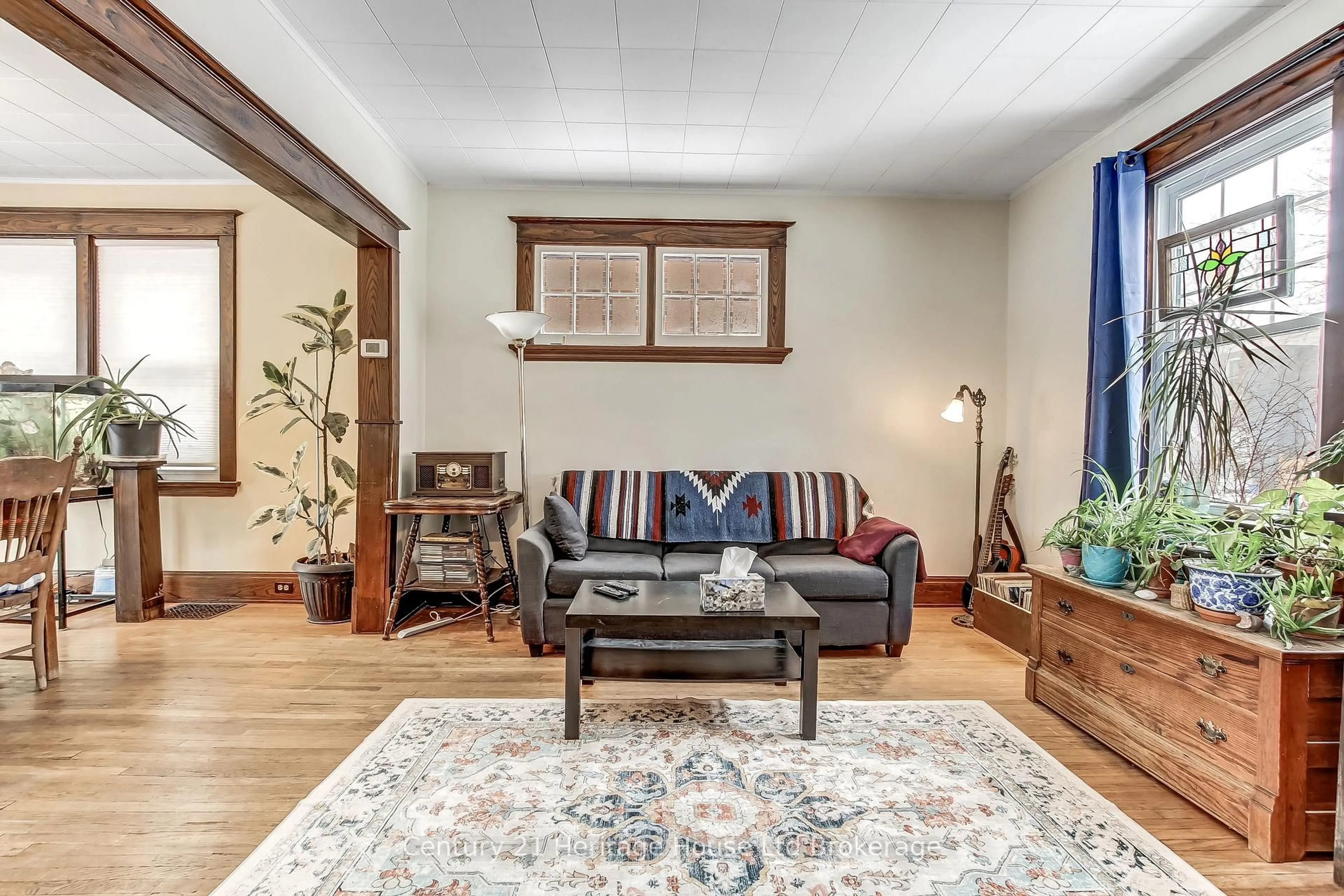 Living room with furniture, unknown for 509 Hatch St, Woodstock Ontario N4S 1N4