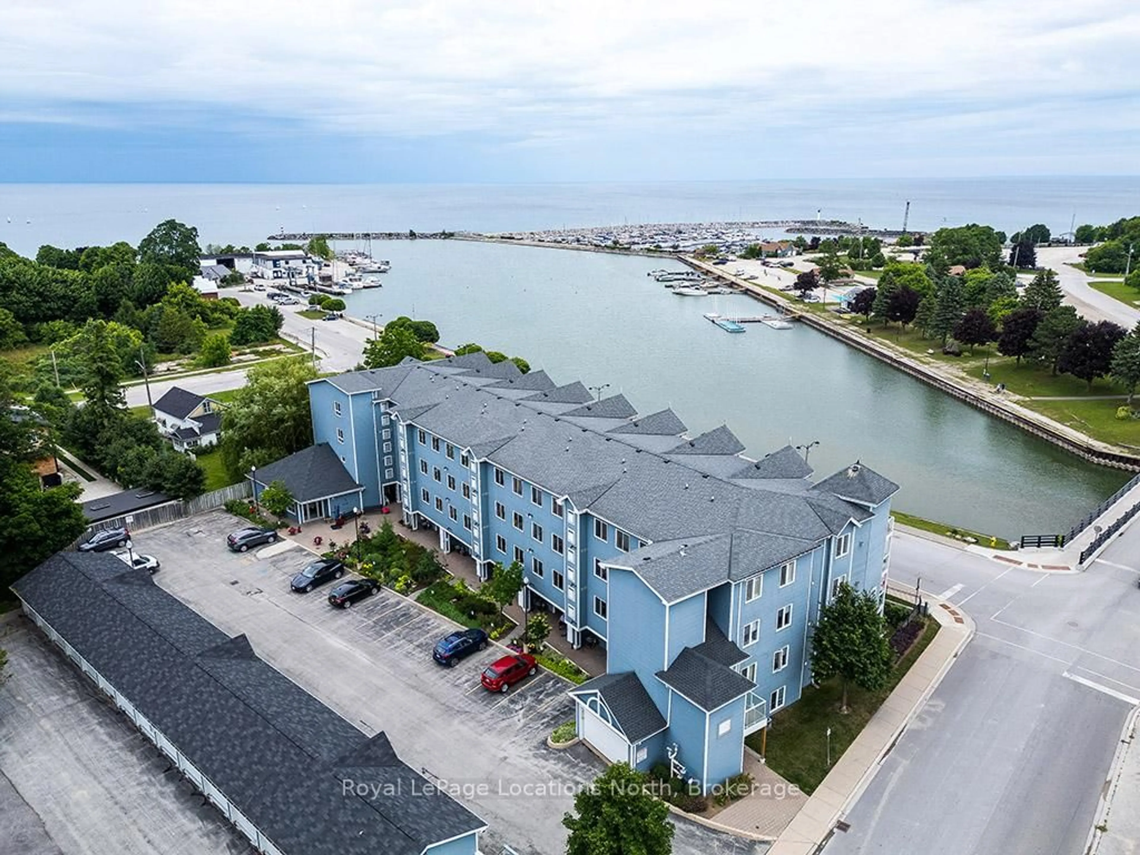 A pic from outside/outdoor area/front of a property/back of a property/a pic from drone, water/lake/river/ocean view for 34 Bayfield St #402, Meaford Ontario N4L 1Y2