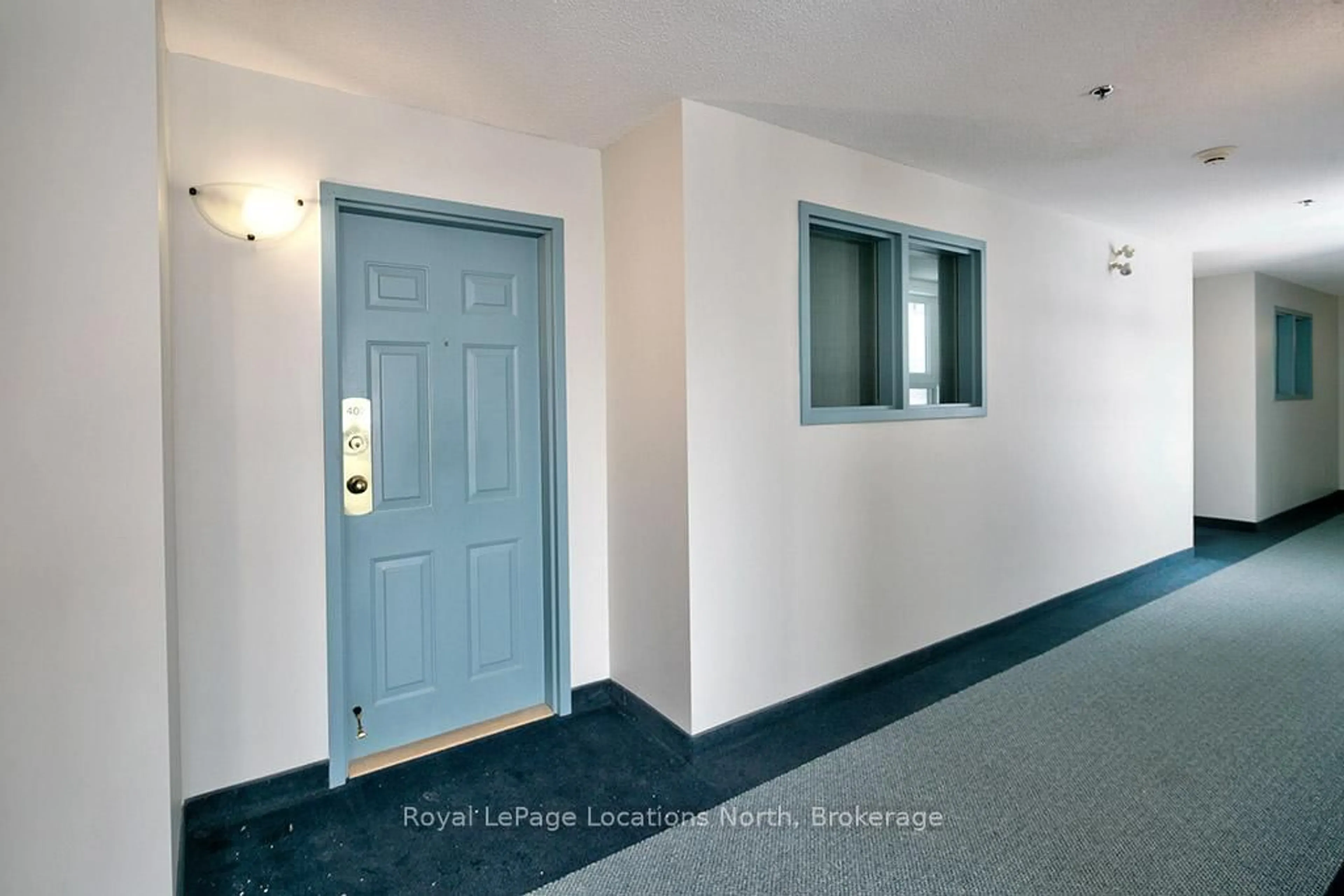 Indoor foyer for 34 Bayfield St #402, Meaford Ontario N4L 1Y2