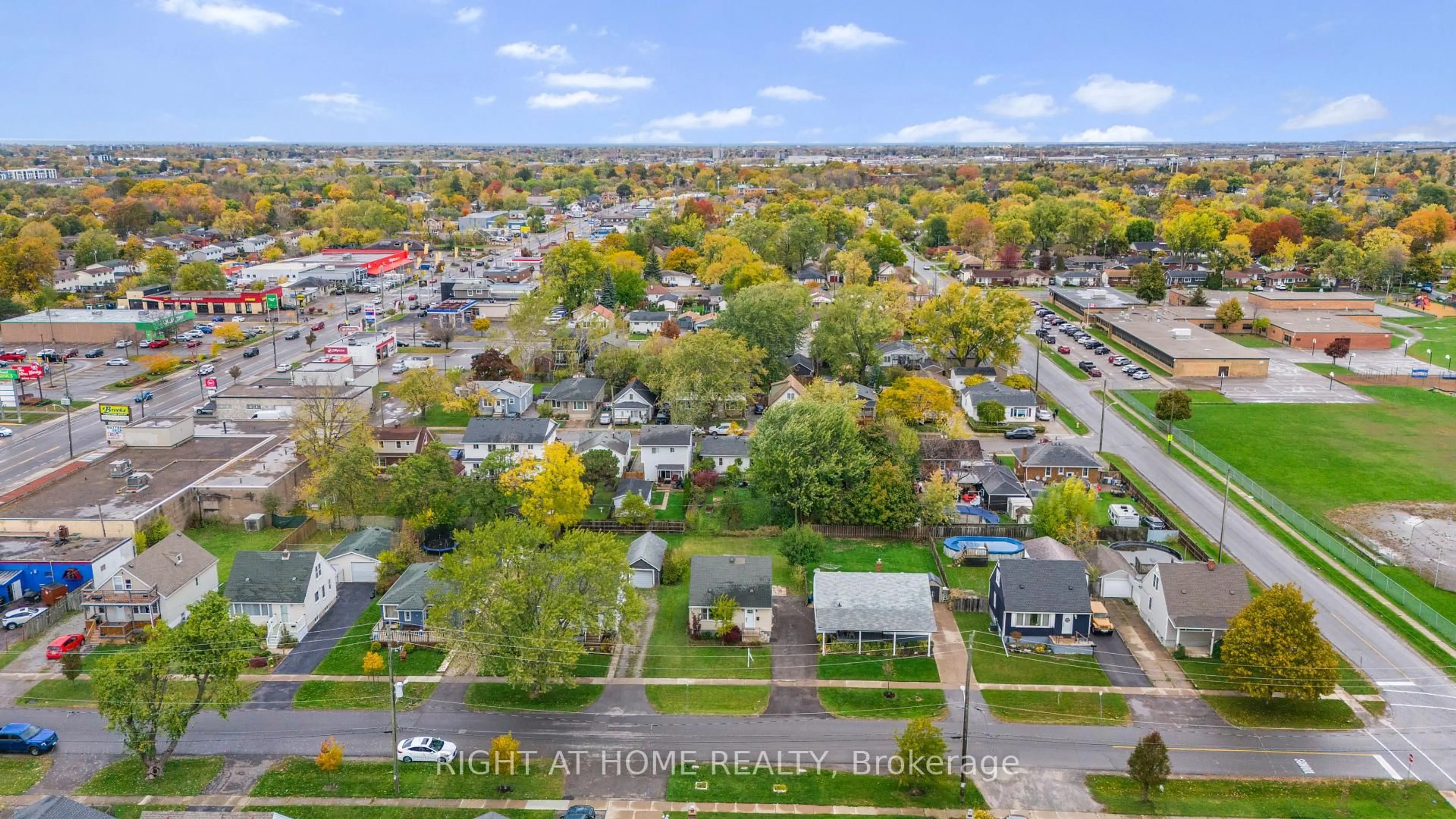 A pic from outside/outdoor area/front of a property/back of a property/a pic from drone, street for 9 Admiral Rd, St. Catharines Ontario L2P 1G4
