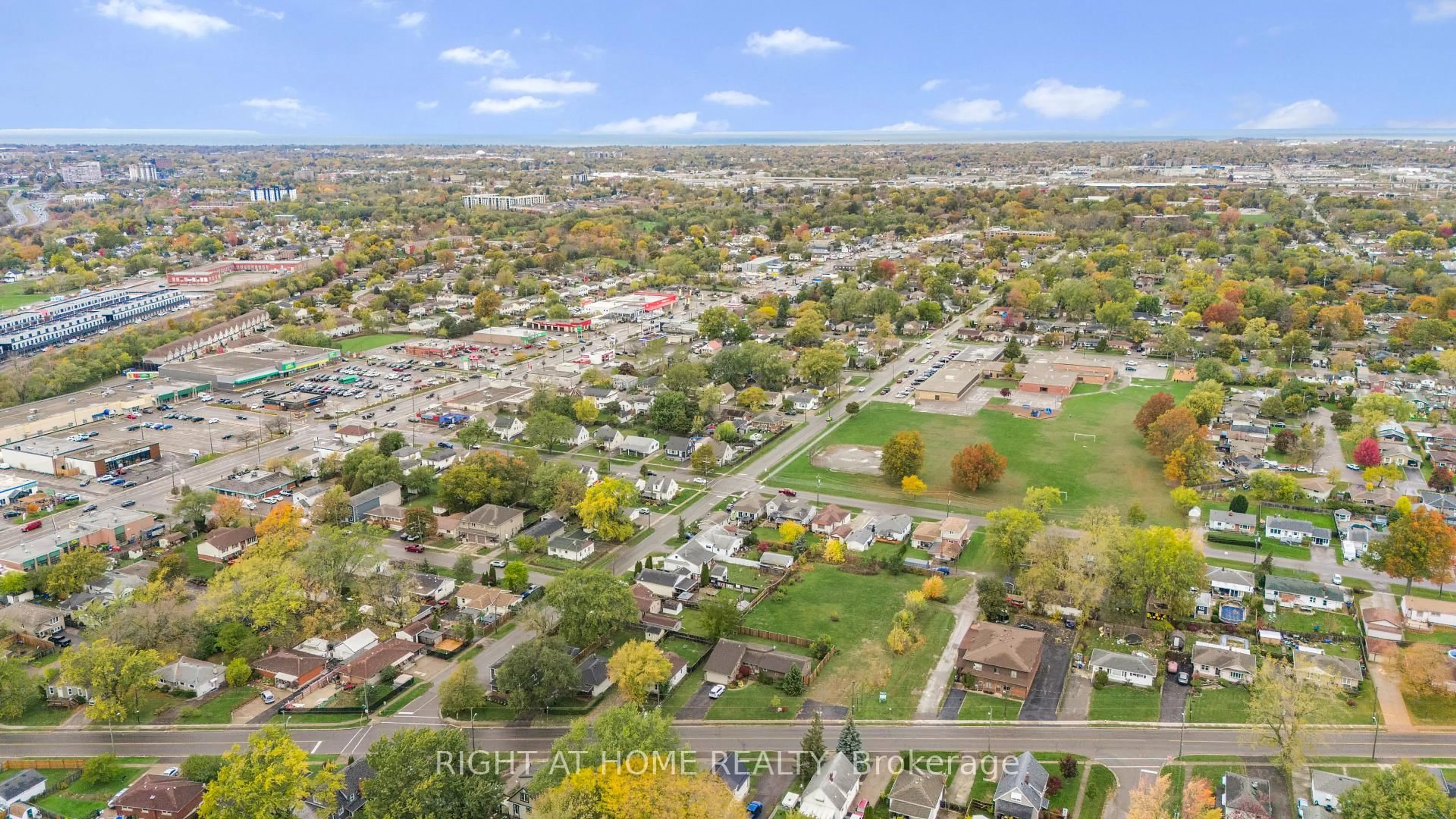 A pic from outside/outdoor area/front of a property/back of a property/a pic from drone, unknown for 9 Admiral Rd, St. Catharines Ontario L2P 1G4