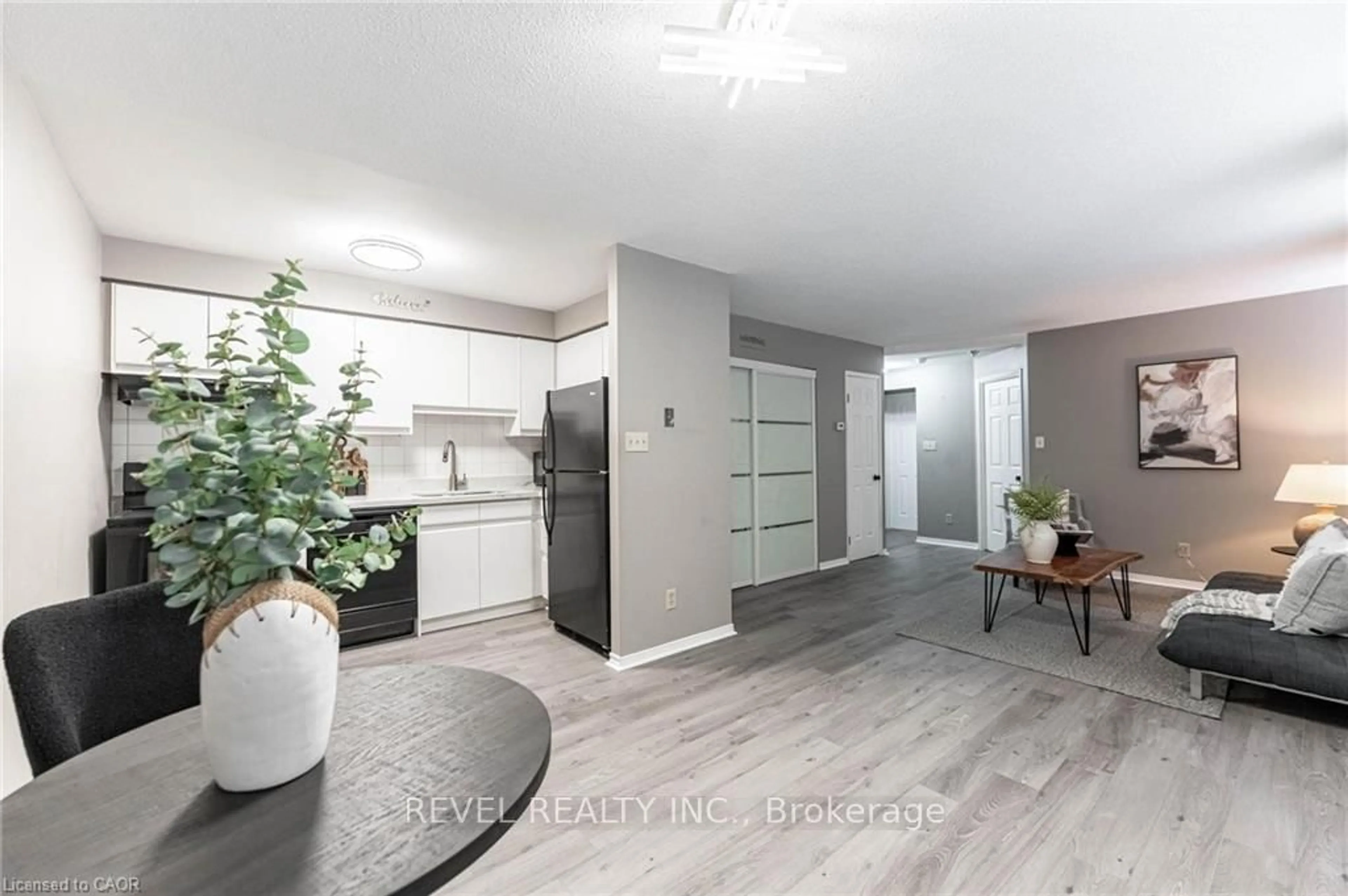 Unknown for 36 James St #303, Hamilton Ontario L8P 4W4