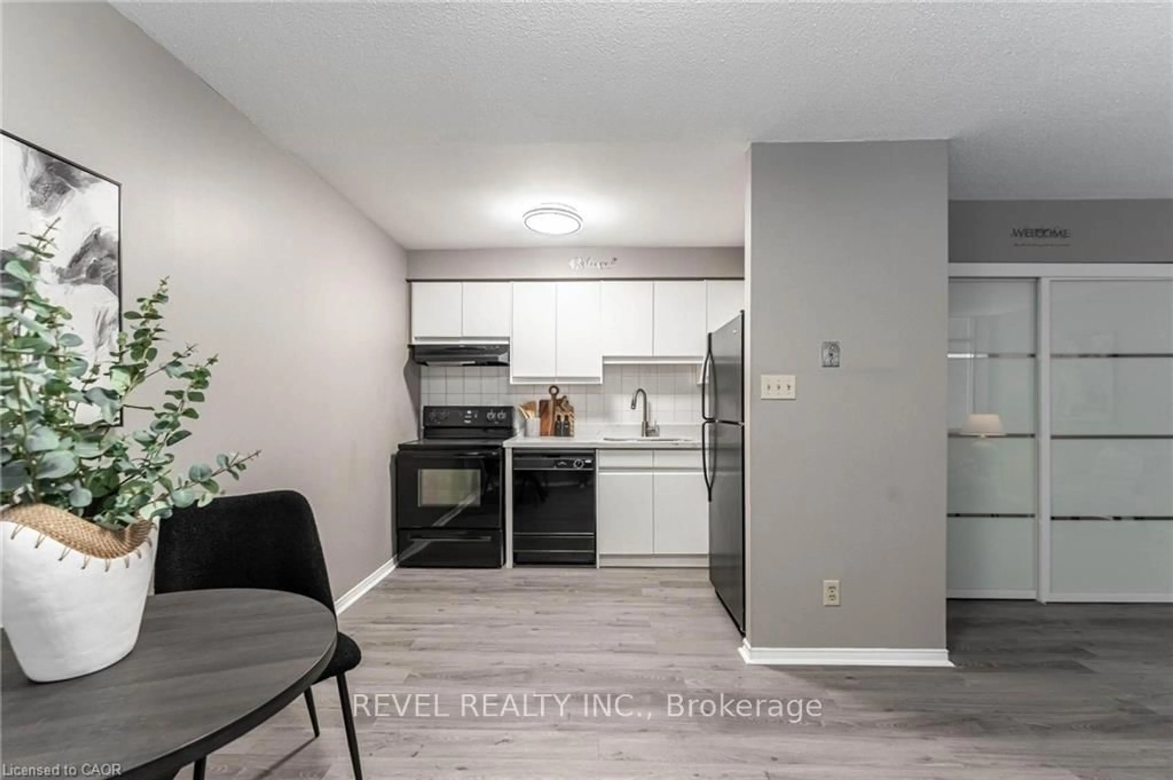 Unknown for 36 James St #303, Hamilton Ontario L8P 4W4