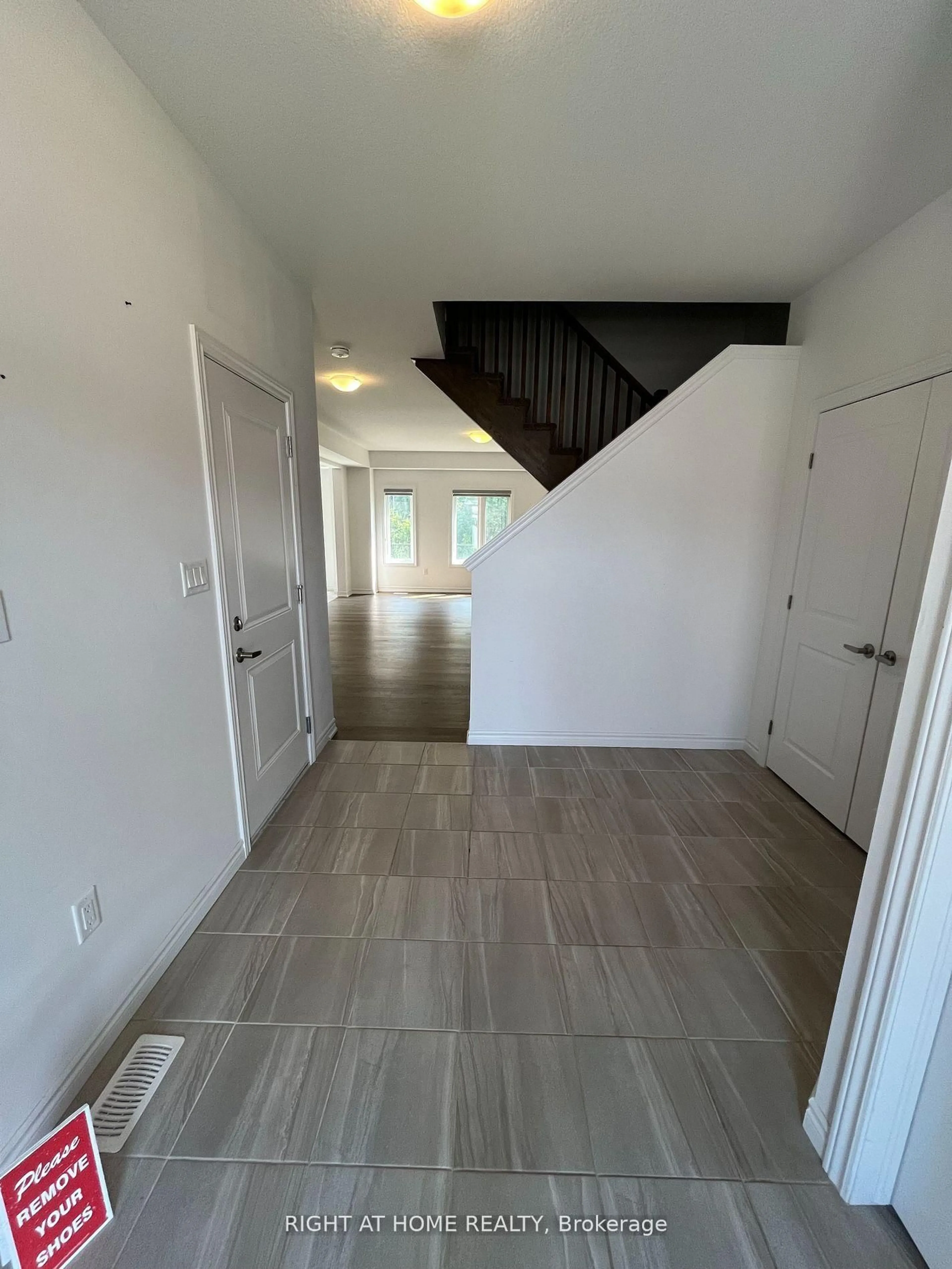 Unknown for 13 Whitton Dr, Brantford Ontario N3T 0T6