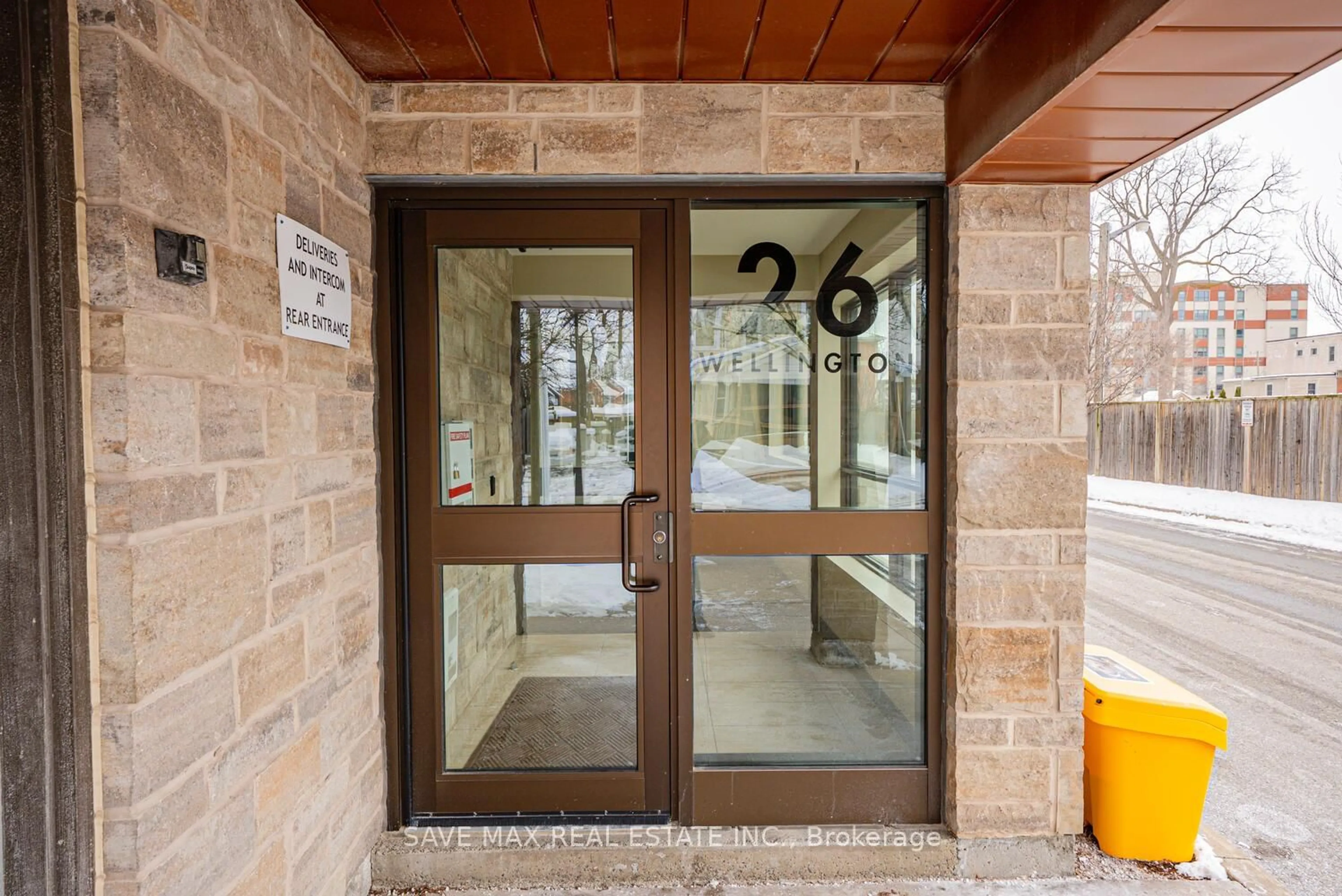Indoor foyer for 26 Wellington St #205, St. Catharines Ontario L2R 5P8