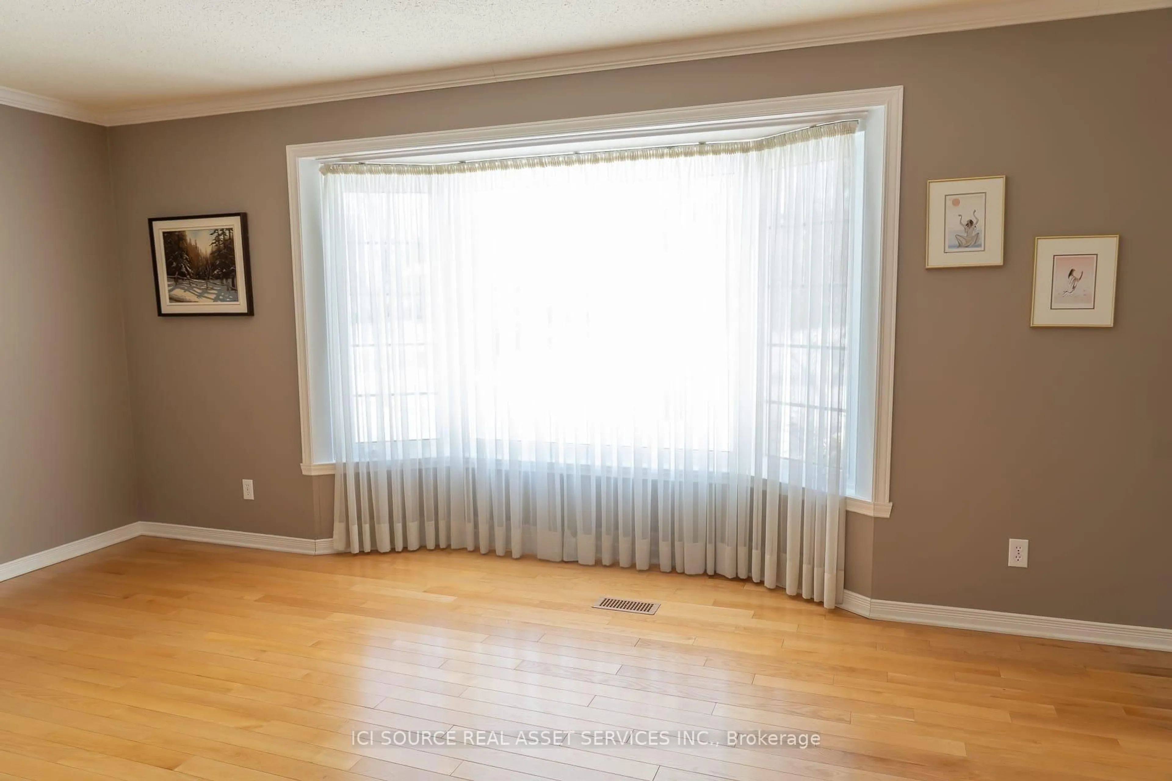 A pic of a room for 768 Vinette Cres, Ottawa Ontario K1E 1W9