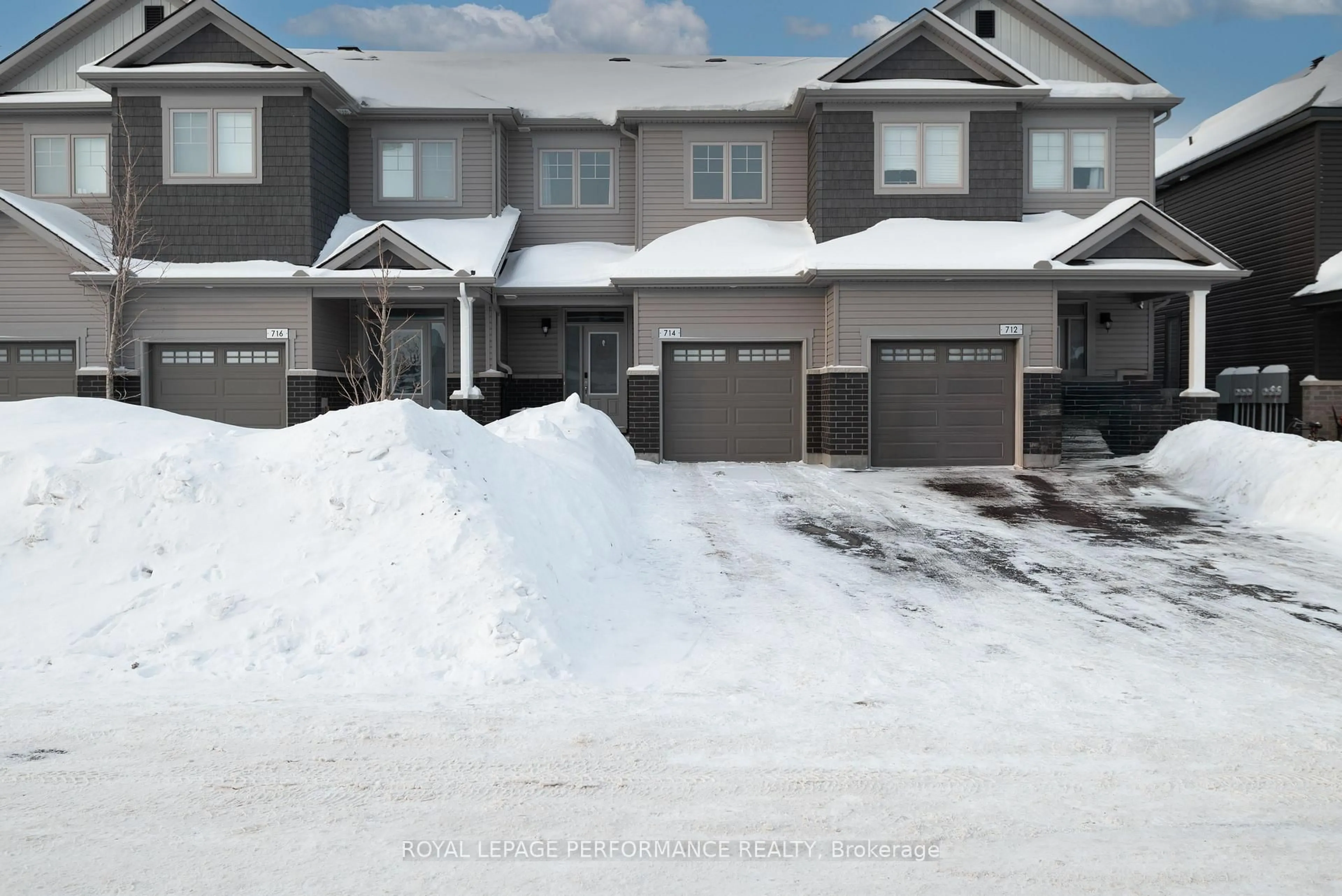 A pic from outside/outdoor area/front of a property/back of a property/a pic from drone, street for 714 Petanque Cres, Ottawa Ontario K4A 5L7