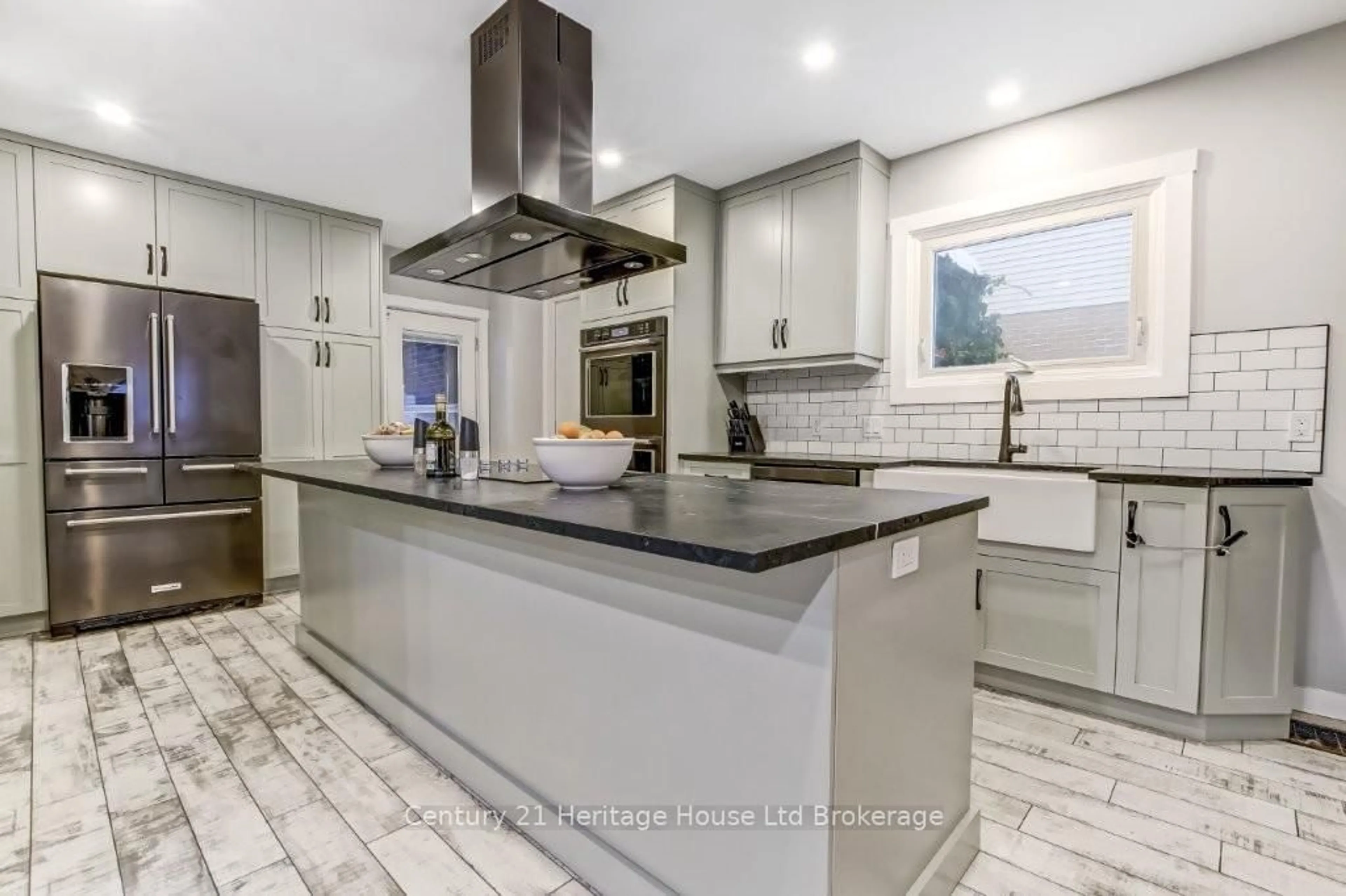 Contemporary kitchen, ceramic/tile floor for 87 Bay St, Woodstock Ontario N4S 3K7