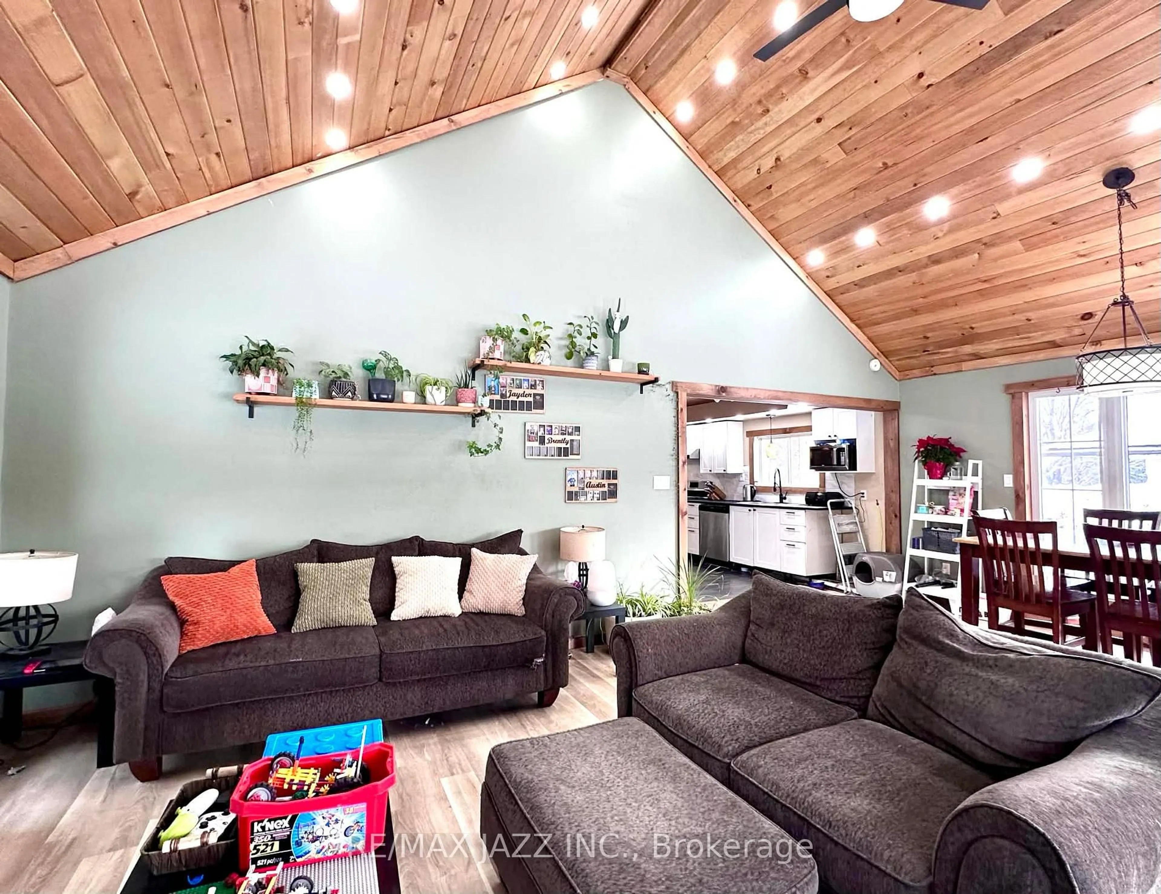 Living room with furniture, wood/laminate floor for 22 Elizabeth Crt, Hastings Ontario K0L 1W0