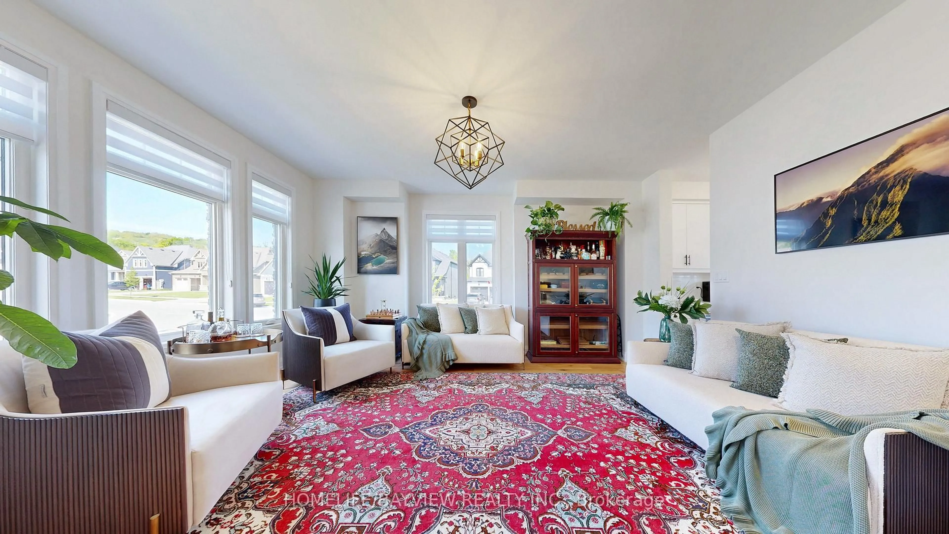 Indoor entryway for 100 Reed Way, Blue Mountains Ontario L9Y 4P5